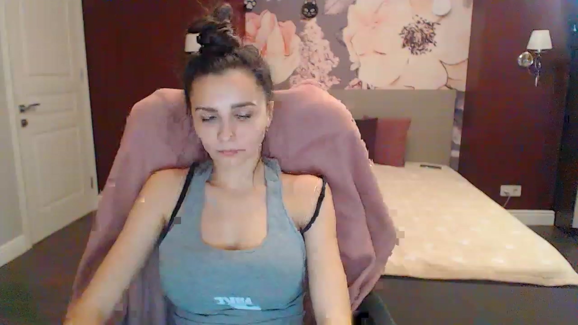 Gallery image thumbnail from Karina_Mils's myfreecams stream on, 02/11/2023, 14:35 image 14 of 20