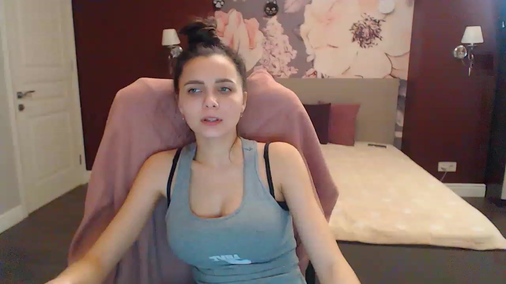 Gallery image thumbnail from Karina_Mils's myfreecams stream on, 02/11/2023, 14:35 image 12 of 20