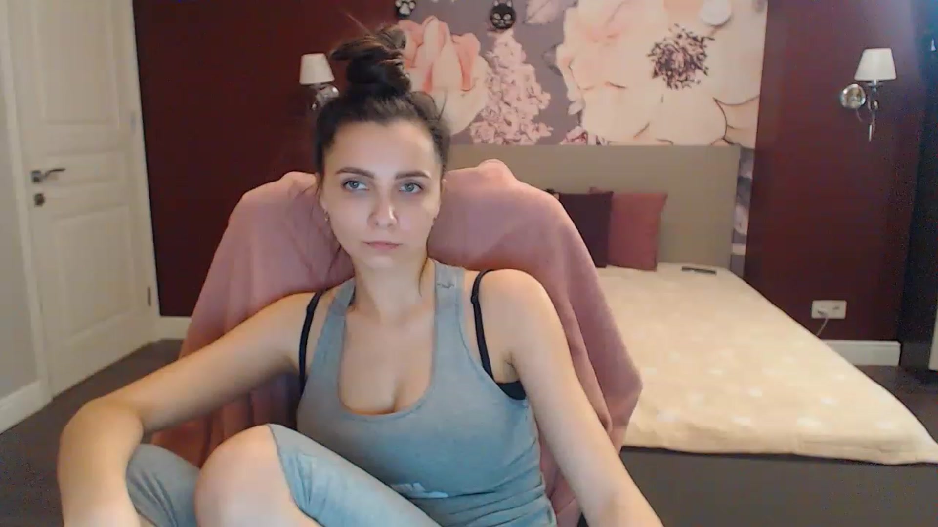 Gallery image thumbnail from Karina_Mils's myfreecams stream on, 02/11/2023, 14:35 image 6 of 20