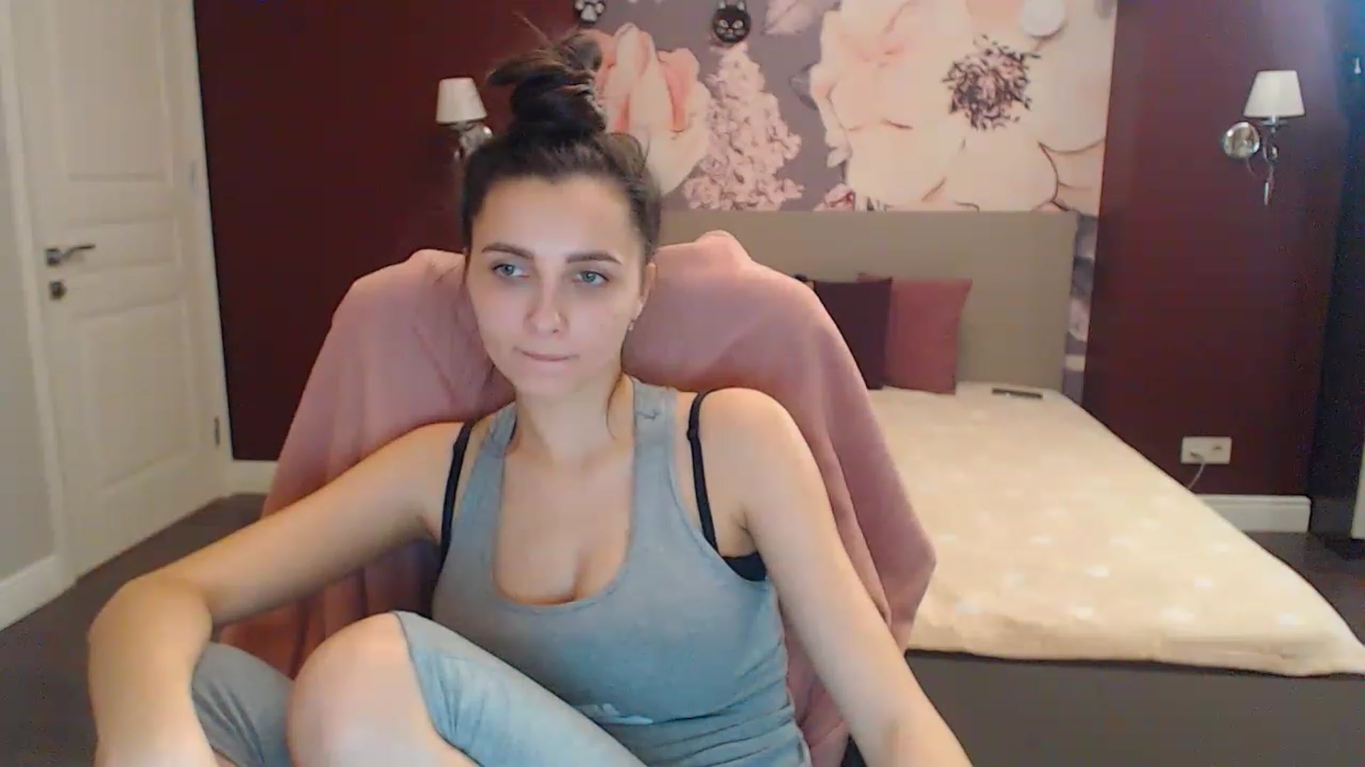 Gallery image thumbnail from Karina_Mils's myfreecams stream on, 02/11/2023, 14:35 image 4 of 20