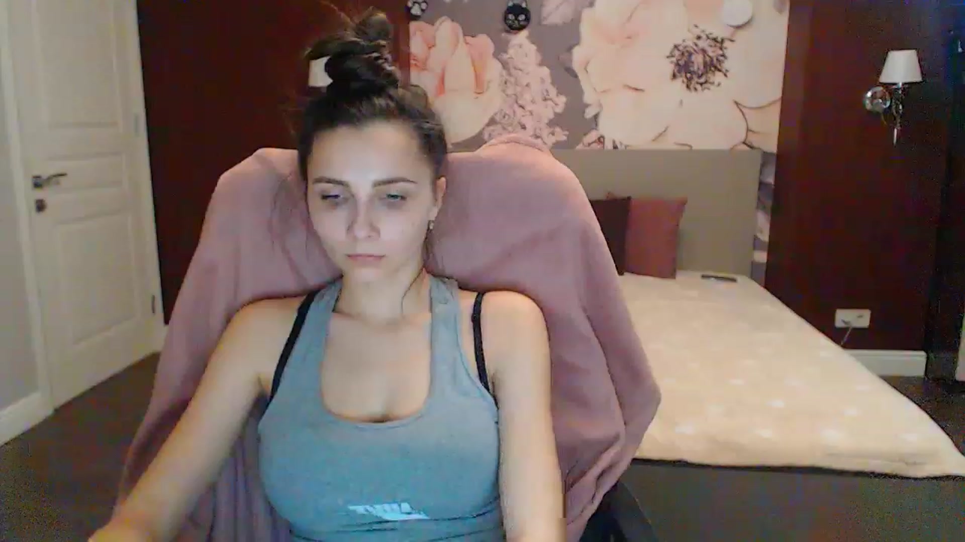 Gallery image thumbnail from Karina_Mils's myfreecams stream on, 02/11/2023, 14:35 image 17 of 20