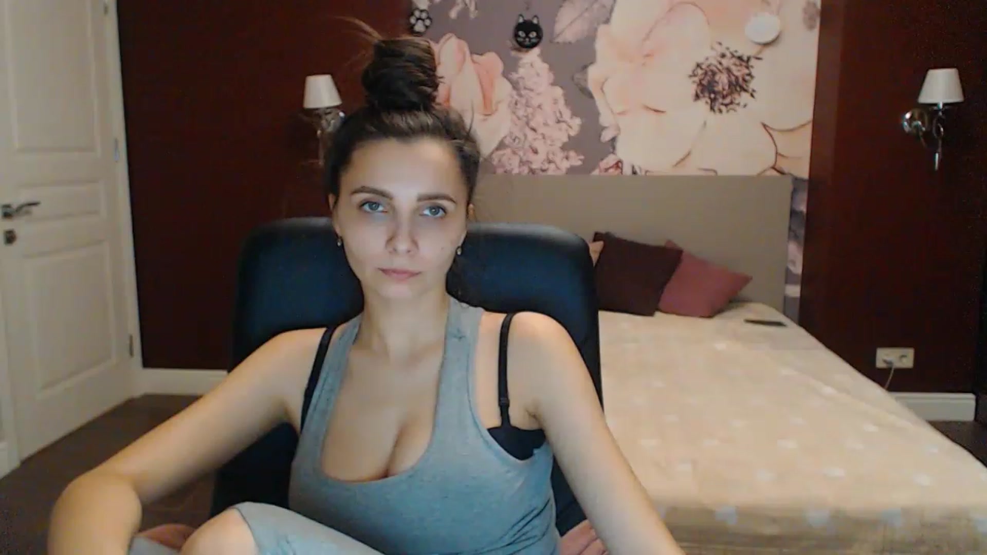 Gallery image thumbnail from Karina_Mils's myfreecams stream on, 02/11/2023, 16:11 image 11 of 20