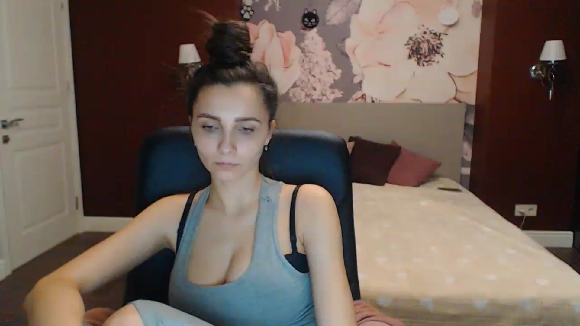 Gallery image thumbnail from Karina_Mils's myfreecams stream on, 02/11/2023, 16:11 image 16 of 20