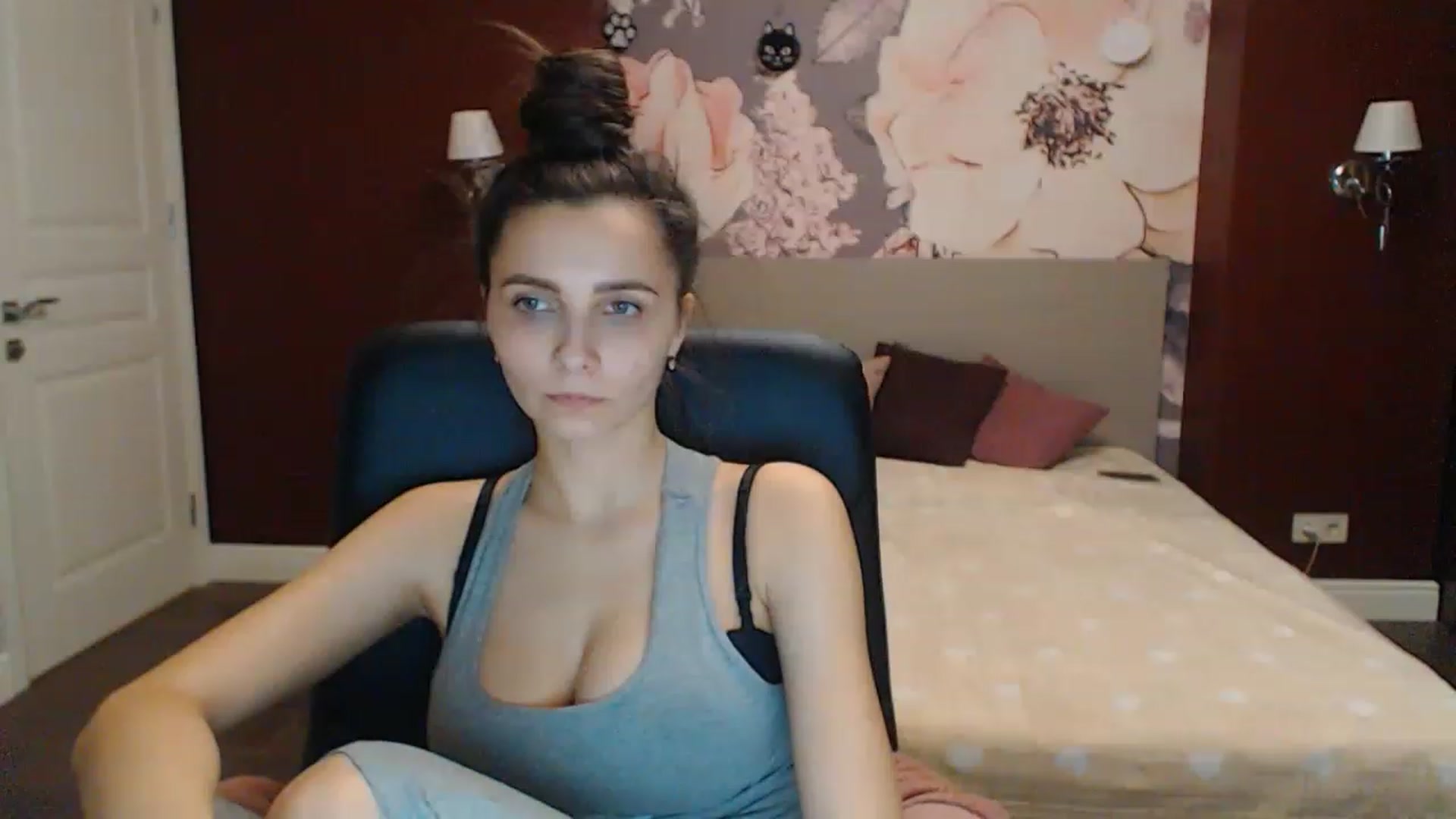 Gallery image thumbnail from Karina_Mils's myfreecams stream on, 02/11/2023, 16:11 image 3 of 20