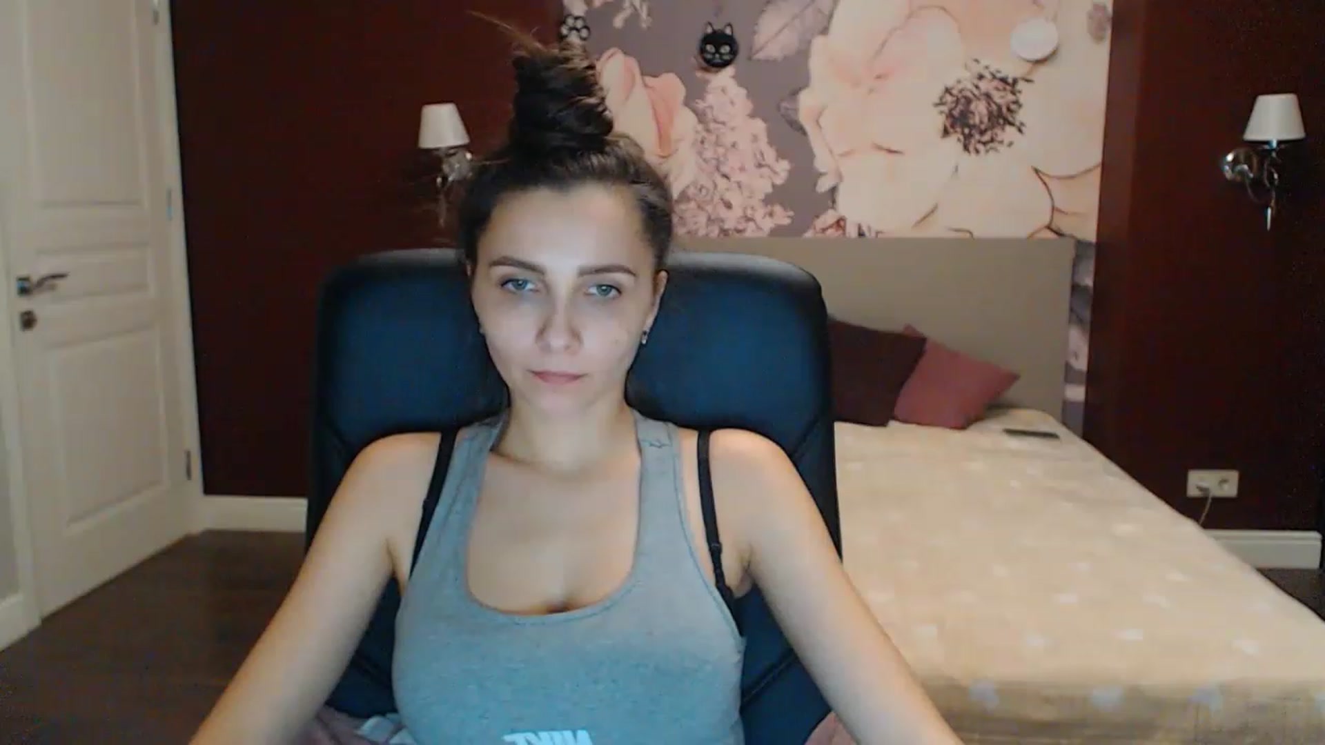 Gallery image thumbnail from Karina_Mils's myfreecams stream on, 02/11/2023, 17:52 image 19 of 20