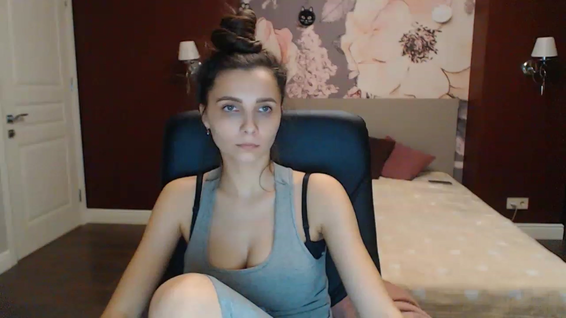 Gallery image thumbnail from Karina_Mils's myfreecams stream on, 02/11/2023, 17:52 image 13 of 20