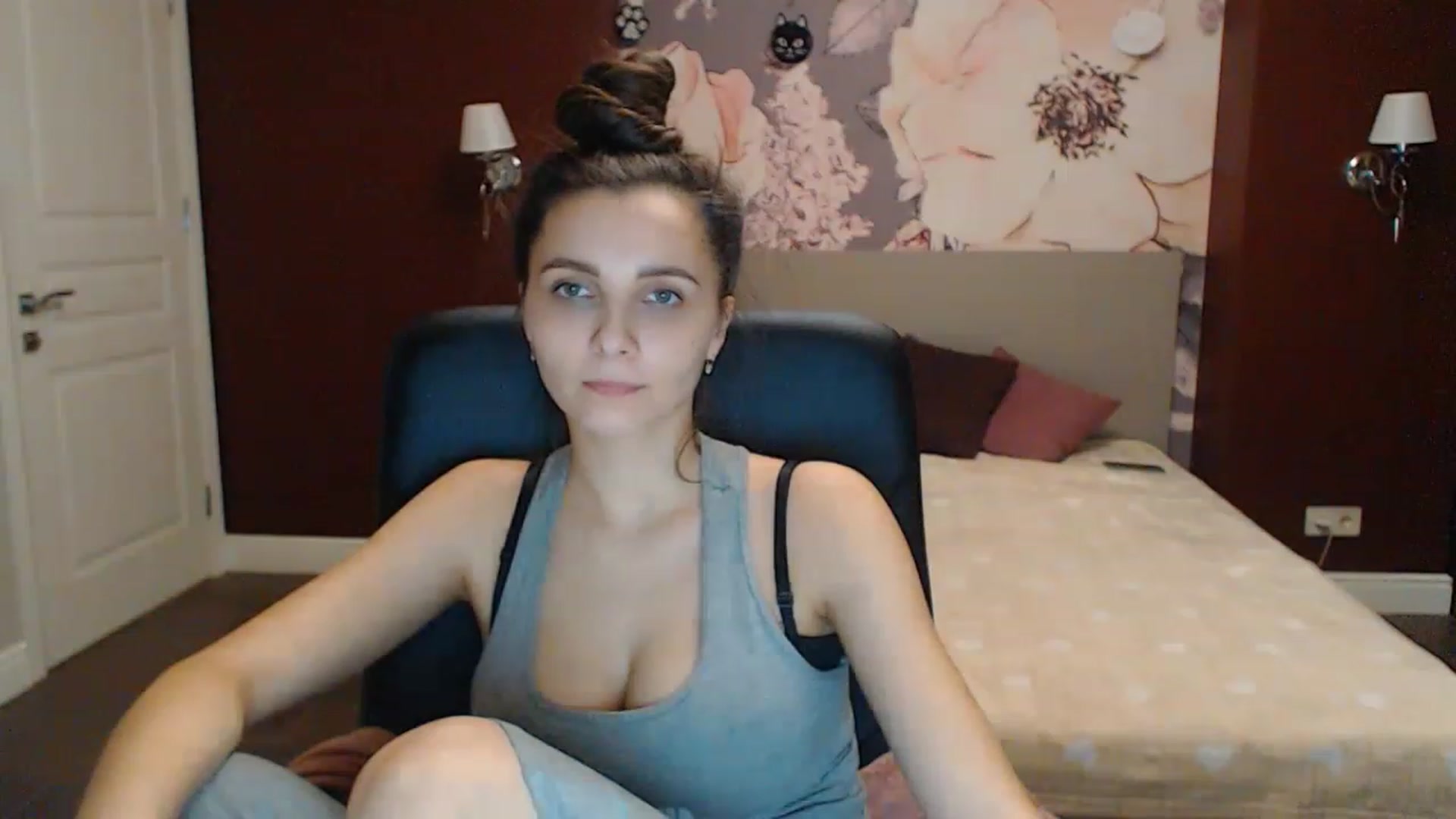 Gallery image thumbnail from Karina_Mils's myfreecams stream on, 02/11/2023, 17:52 image 12 of 20