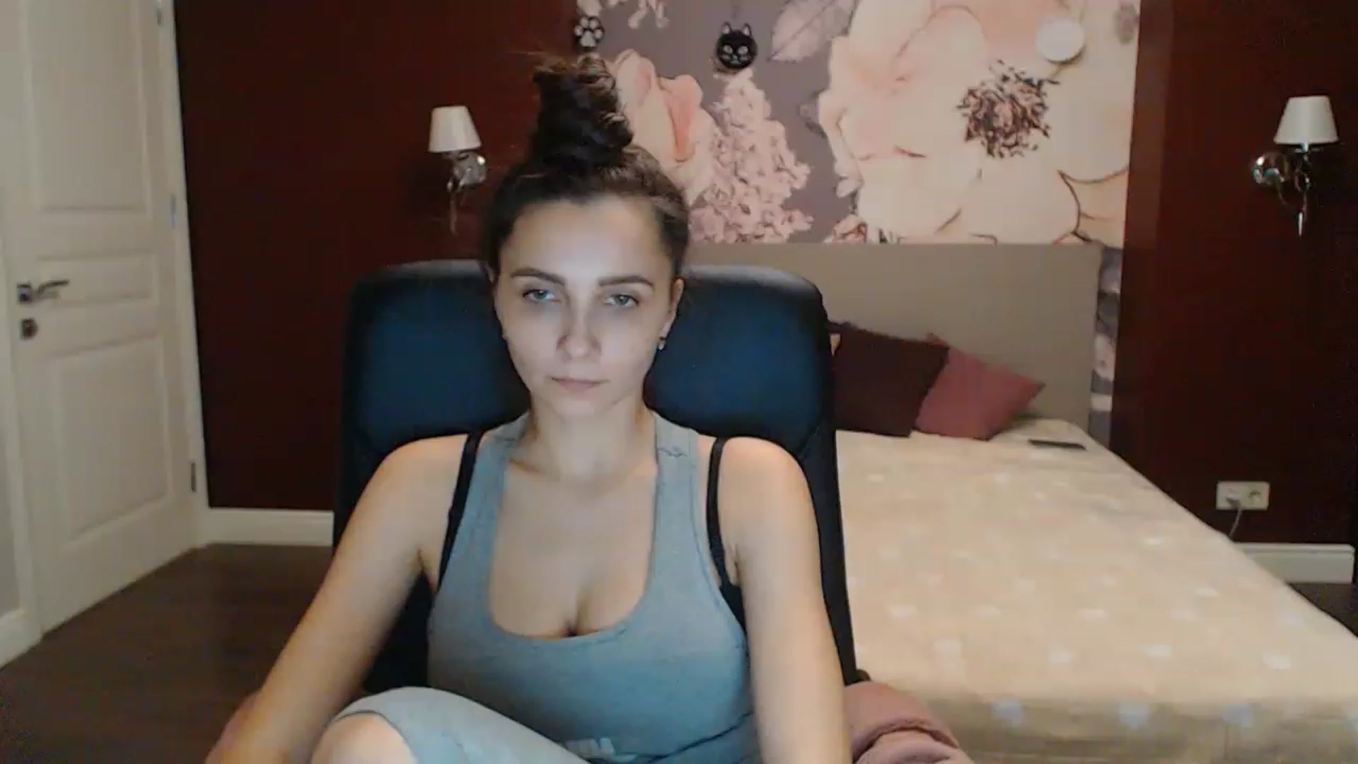Gallery image thumbnail from Karina_Mils's myfreecams stream on, 02/11/2023, 17:52 image 18 of 20