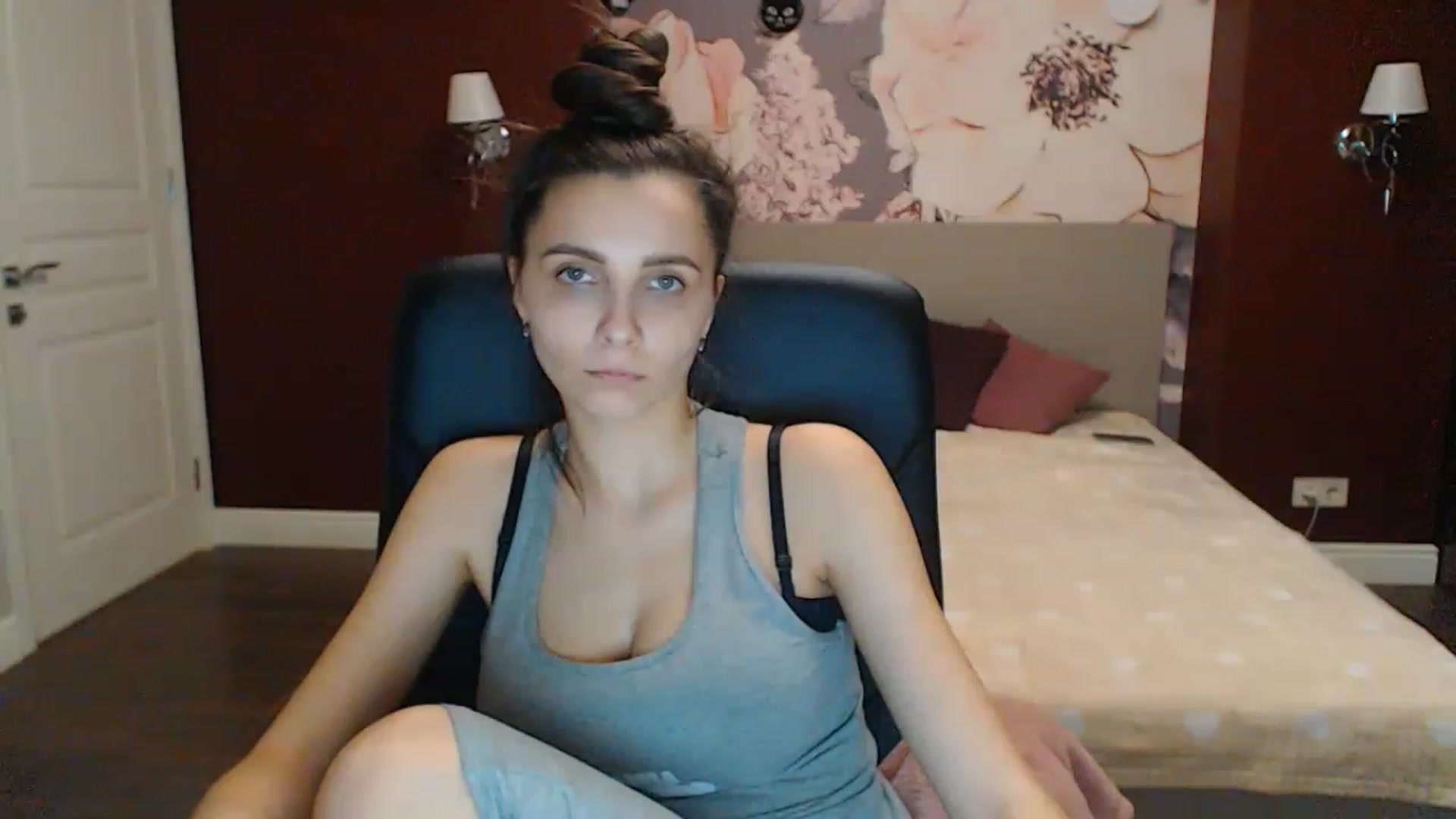 Gallery image thumbnail from Karina_Mils's myfreecams stream on, 02/11/2023, 17:52 image 5 of 20