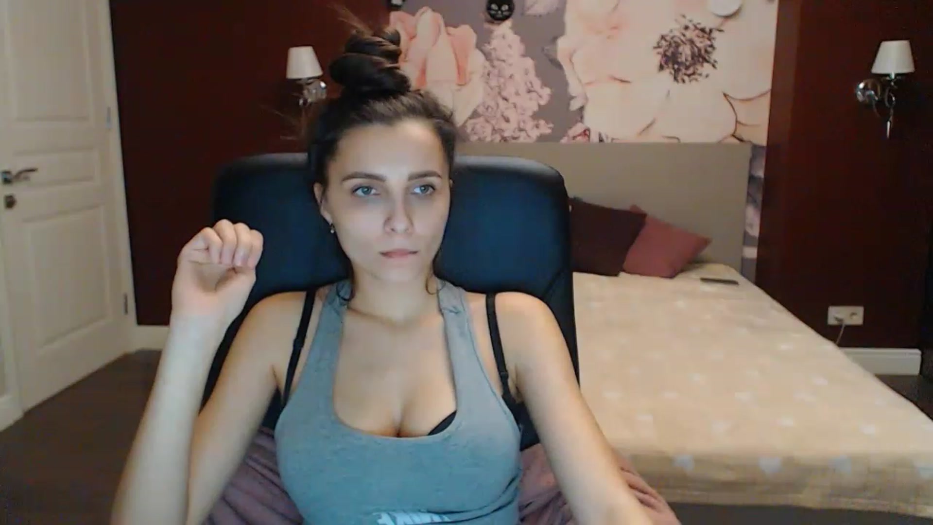 Gallery image thumbnail from Karina_Mils's myfreecams stream on, 02/11/2023, 17:52 image 8 of 20