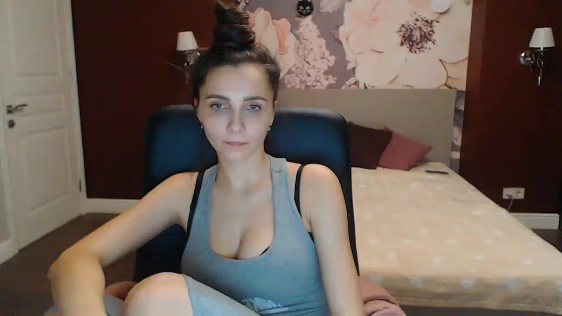 Gallery image thumbnail from Karina_Mils's myfreecams stream on, 02/11/2023, 17:52 image 16 of 20