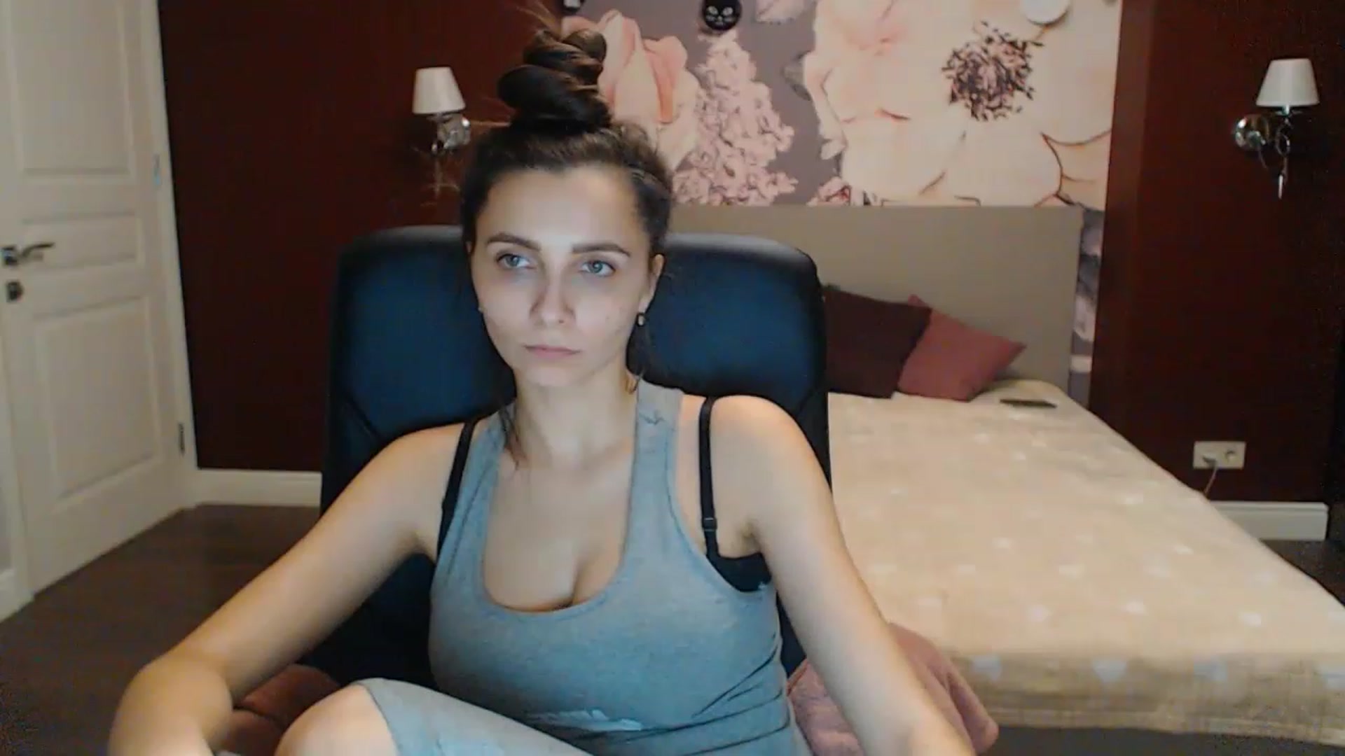 Gallery image thumbnail from Karina_Mils's myfreecams stream on, 02/11/2023, 17:52 image 1 of 20