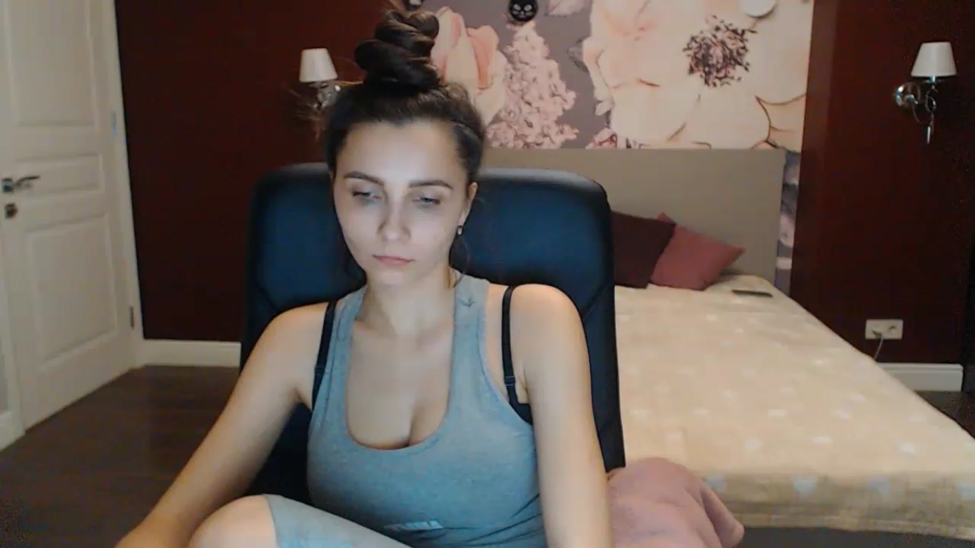 Gallery image thumbnail from Karina_Mils's myfreecams stream on, 02/11/2023, 17:52 image 7 of 20