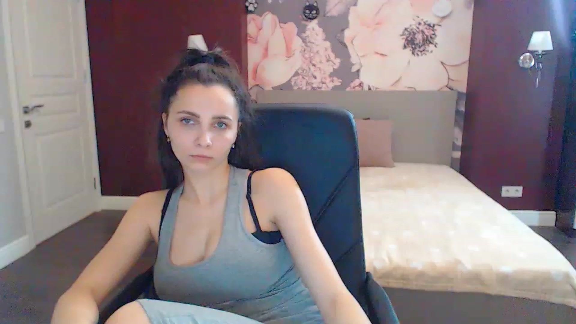 Gallery image thumbnail from Karina_Mils's myfreecams stream on, 02/12/2023, 12:25 image 20 of 20