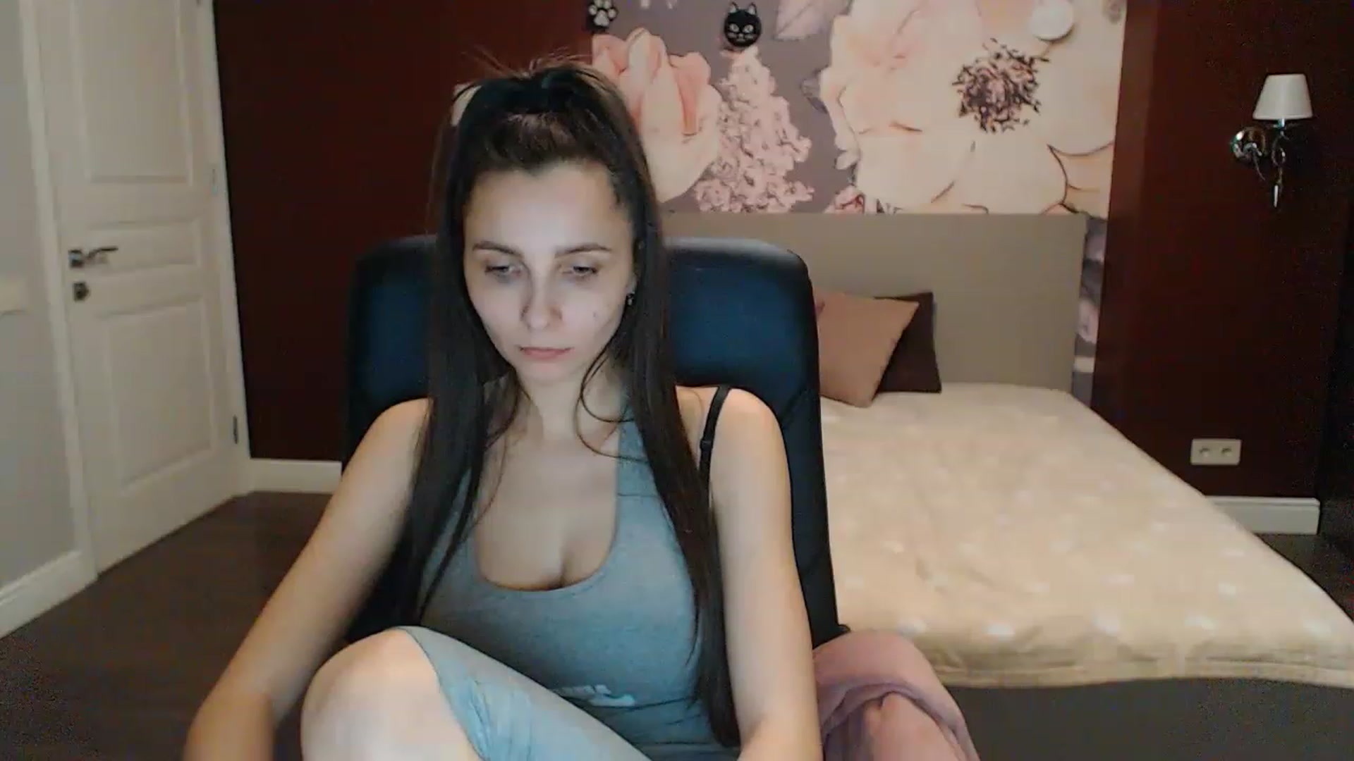 Gallery image thumbnail from Karina_Mils's myfreecams stream on, 02/12/2023, 15:43 image 6 of 20