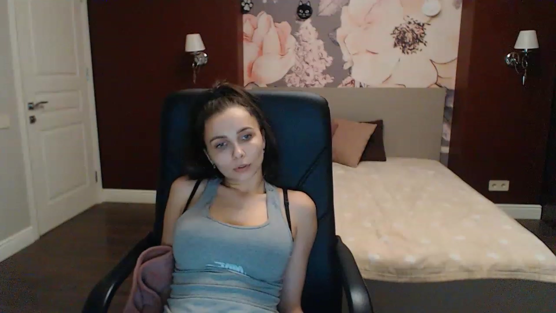 Gallery image thumbnail from Karina_Mils's myfreecams stream on, 02/12/2023, 16:10 image 19 of 20
