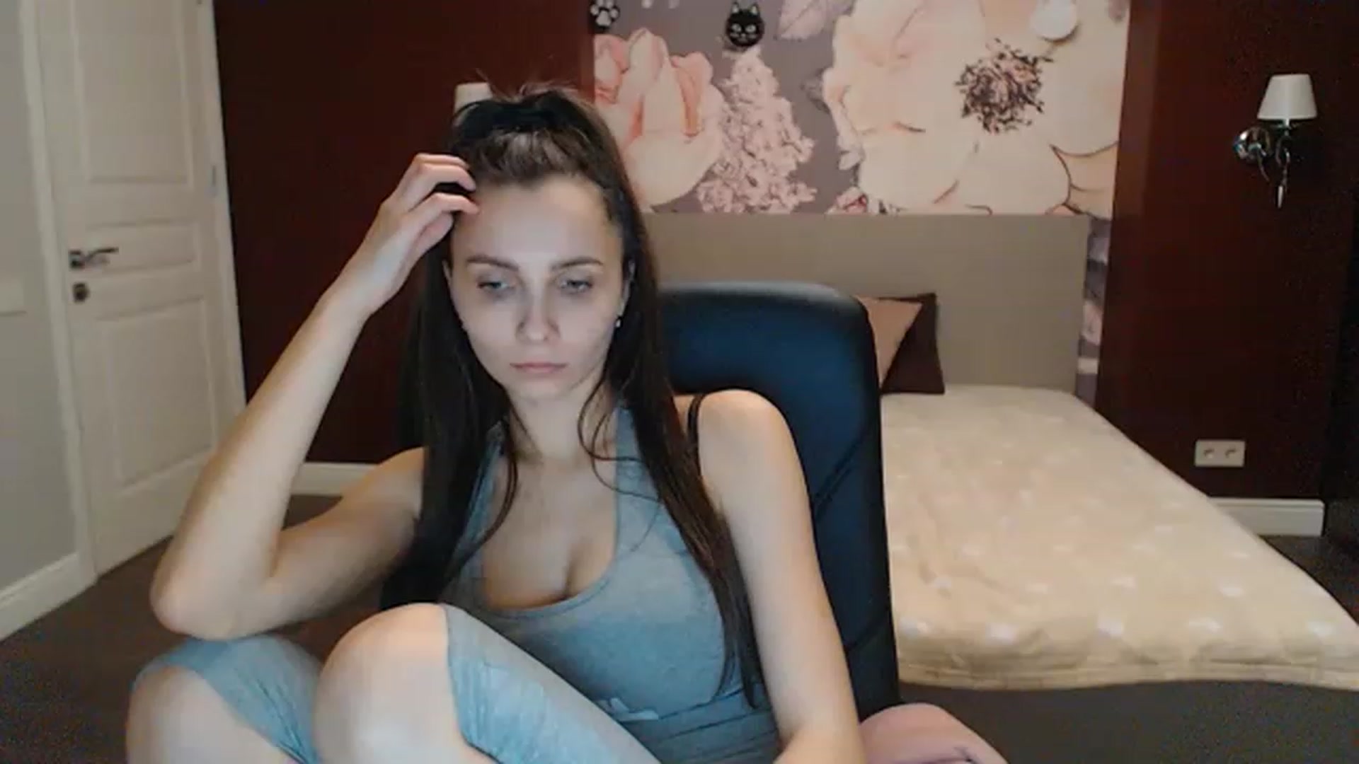 Gallery image thumbnail from Karina_Mils's myfreecams stream on, 02/12/2023, 16:10 image 1 of 20