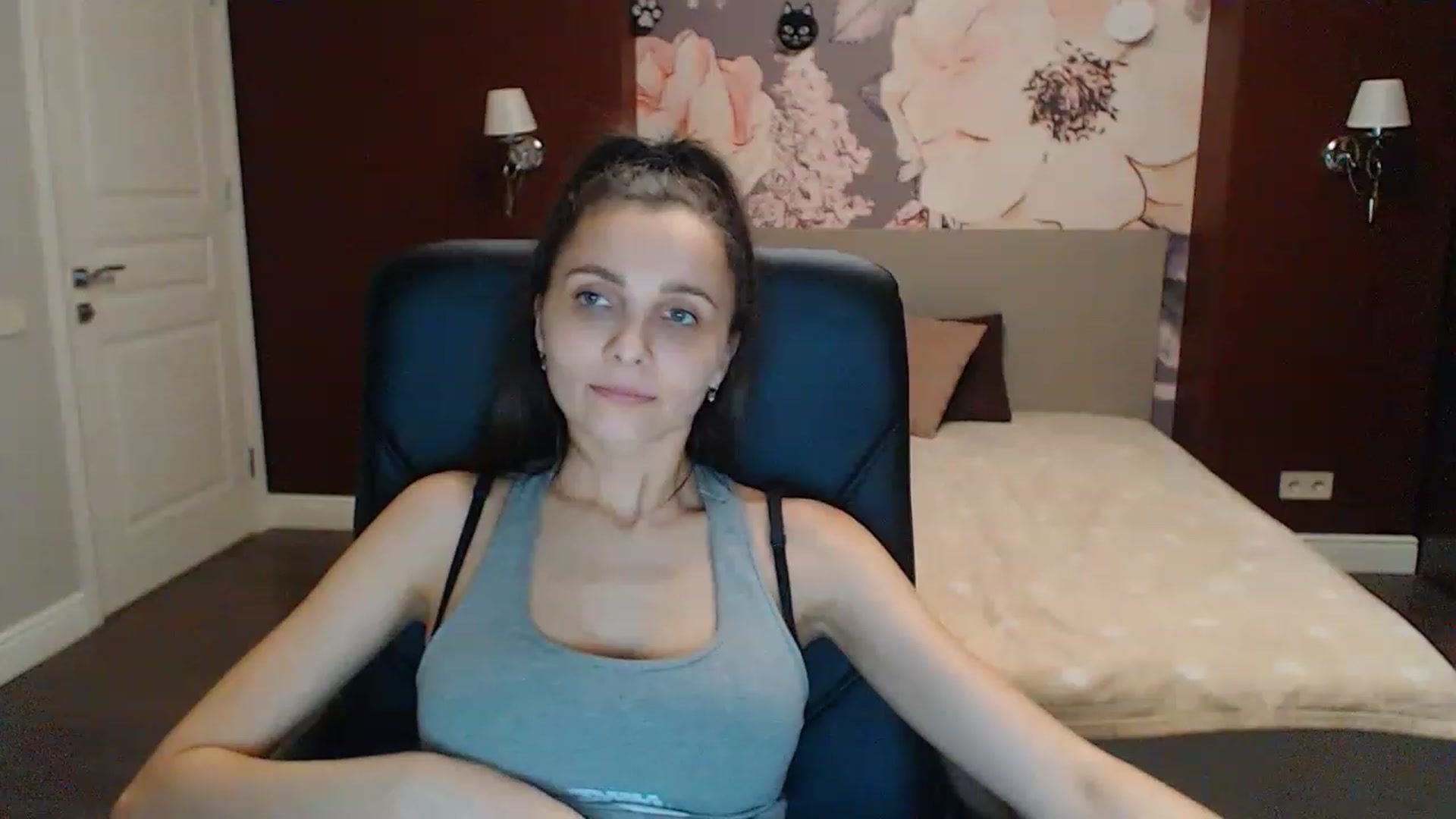 Gallery image thumbnail from Karina_Mils's myfreecams stream on, 02/12/2023, 16:10 image 20 of 20