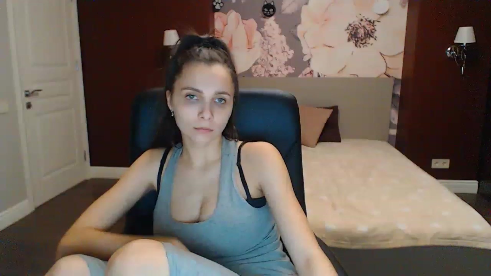 Gallery image thumbnail from Karina_Mils's myfreecams stream on, 02/12/2023, 17:04 image 6 of 20