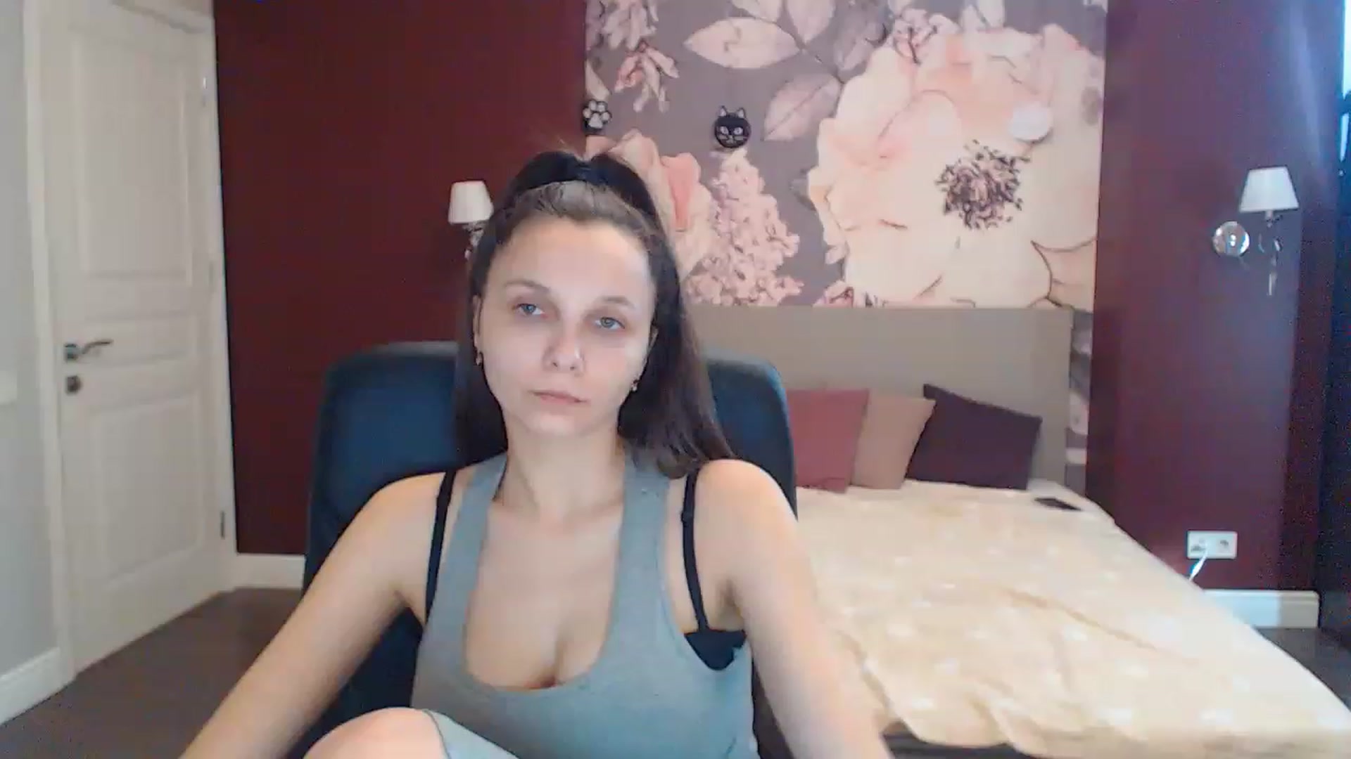 Gallery image thumbnail from Karina_Mils's myfreecams stream on, 02/13/2023, 11:14 image 14 of 20