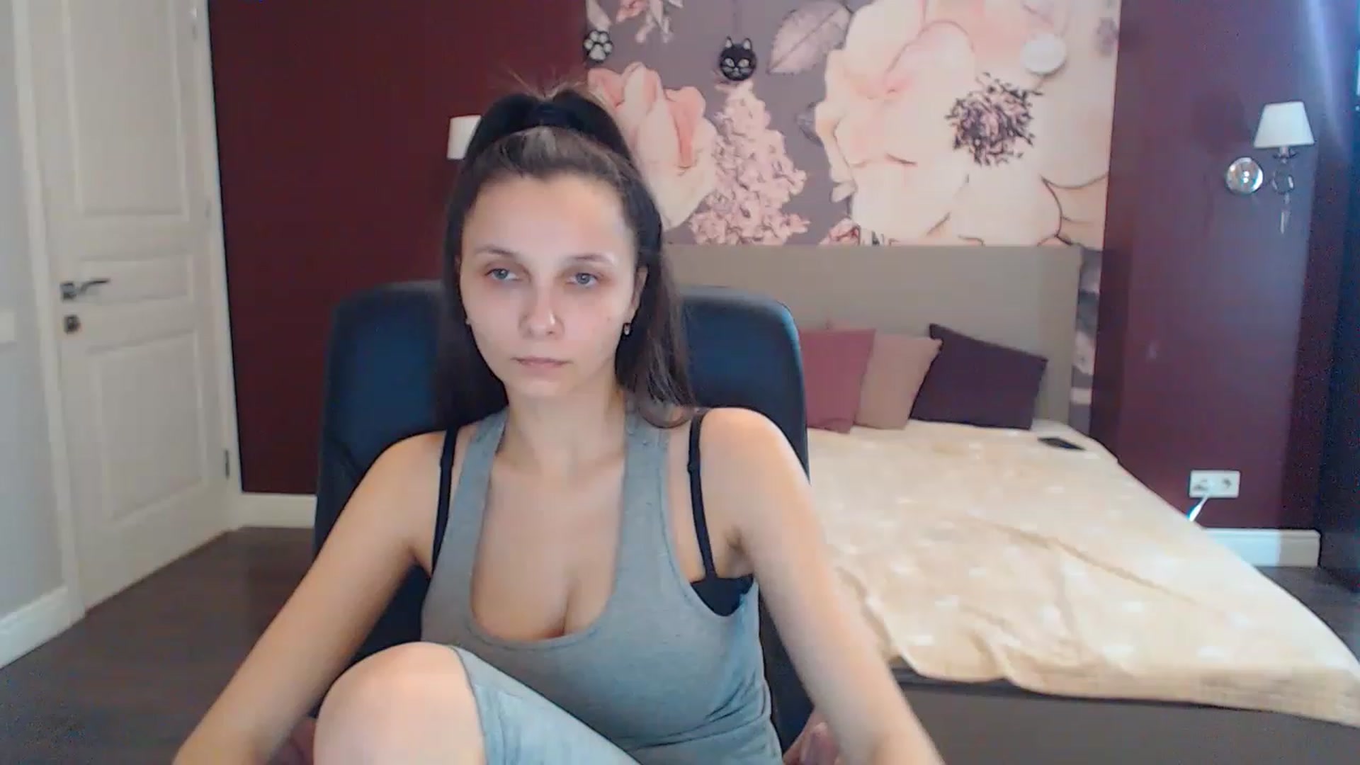 Gallery image thumbnail from Karina_Mils's myfreecams stream on, 02/13/2023, 11:14 image 19 of 20