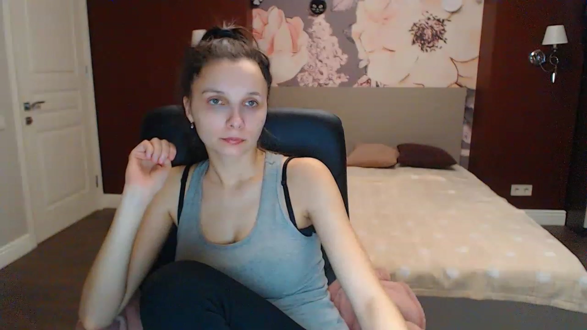Gallery image thumbnail from Karina_Mils's myfreecams stream on, 02/14/2023, 07:44 image 12 of 20