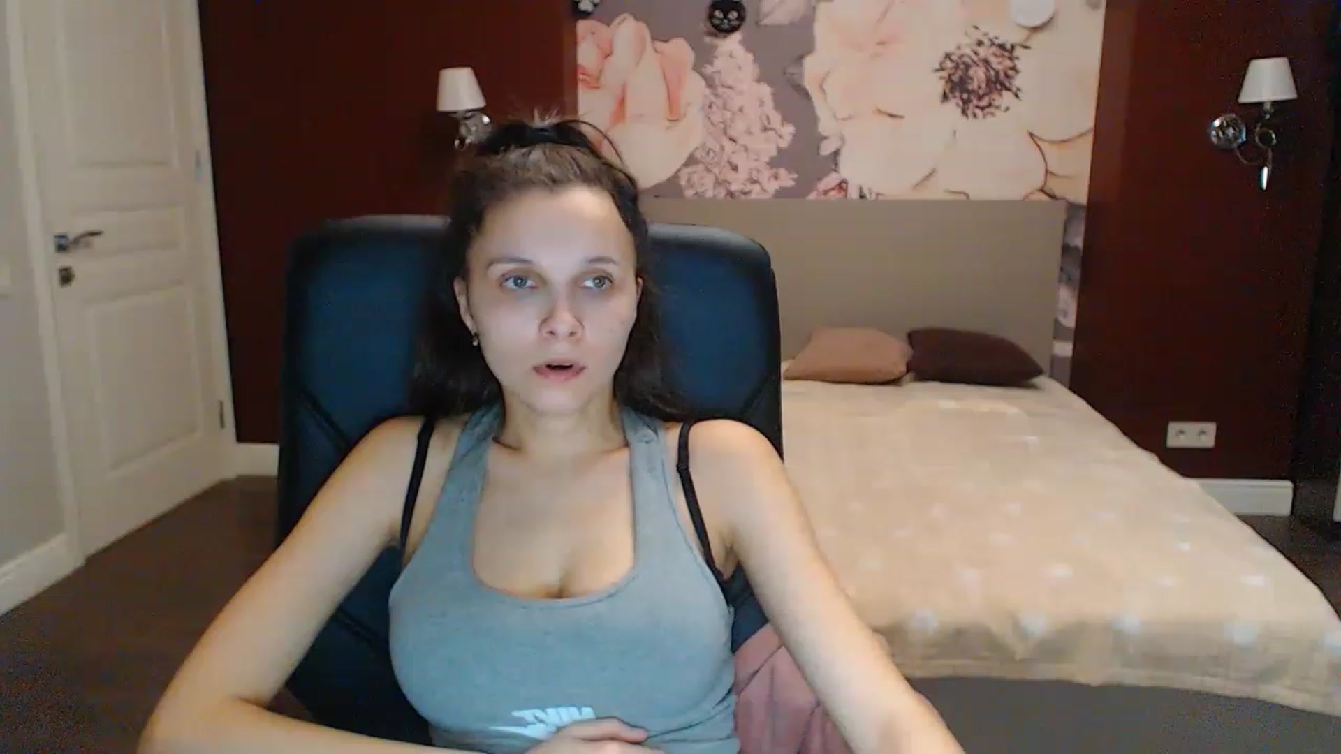 Gallery image thumbnail from Karina_Mils's myfreecams stream on, 02/14/2023, 07:44 image 19 of 20