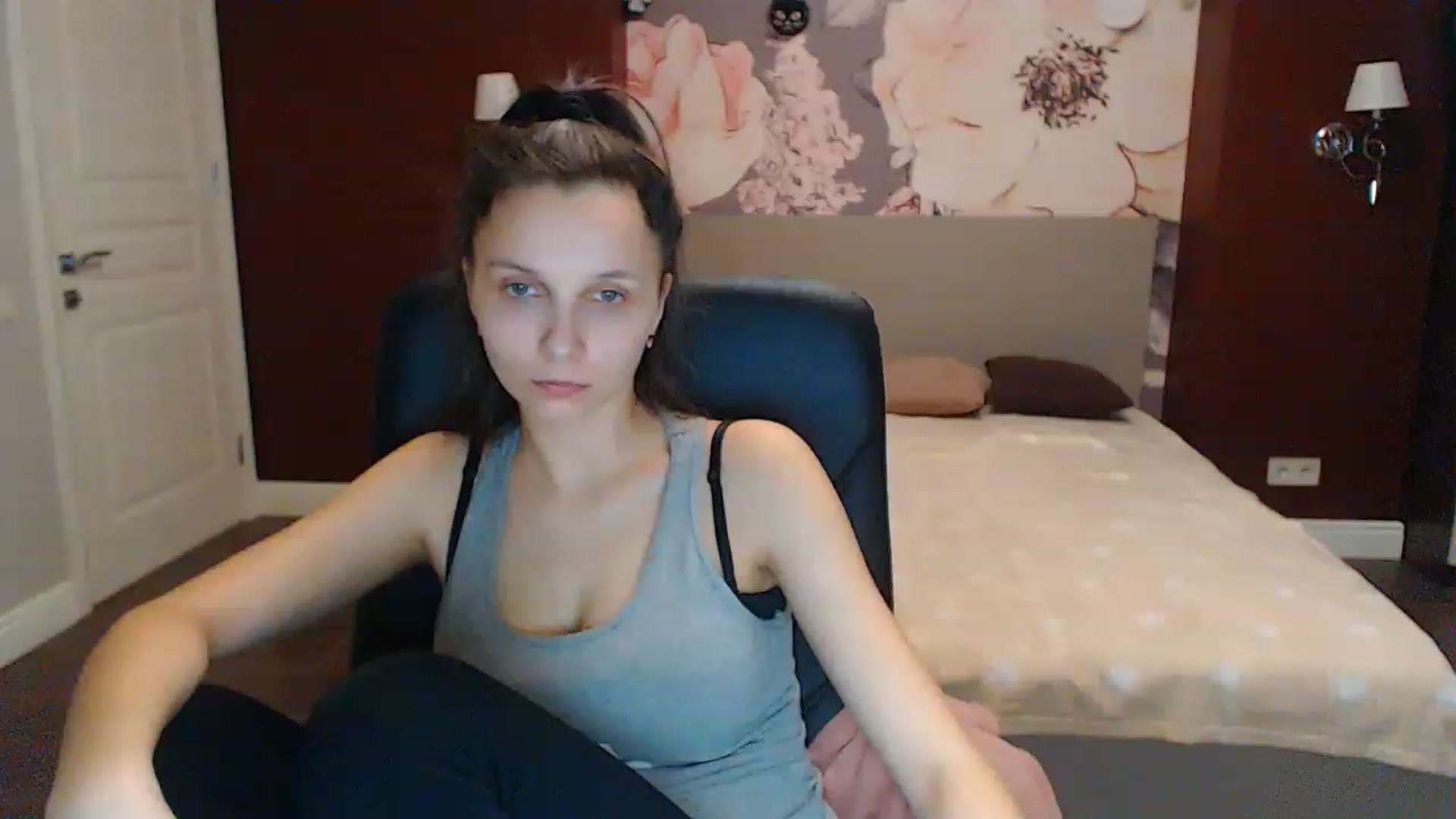 Gallery image thumbnail from Karina_Mils's myfreecams stream on, 02/14/2023, 07:44 image 6 of 20