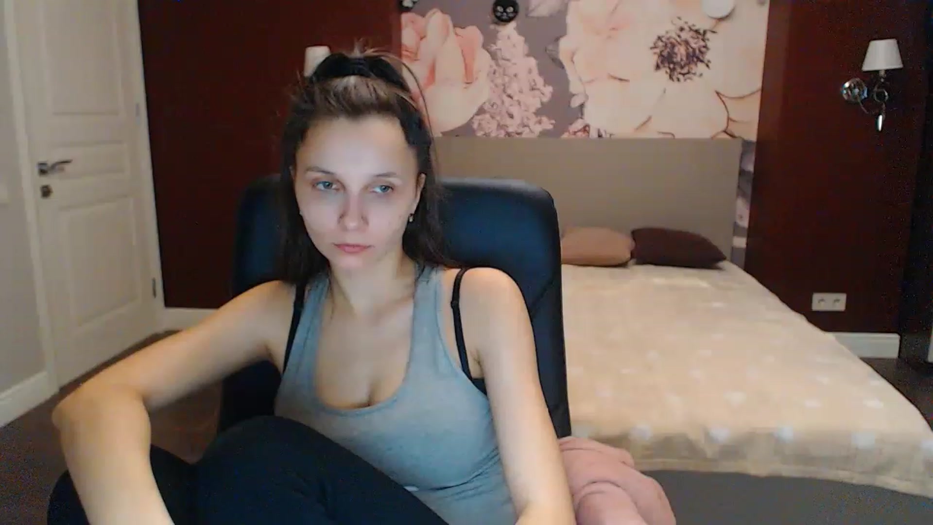 Gallery image thumbnail from Karina_Mils's myfreecams stream on, 02/14/2023, 07:44 image 2 of 20
