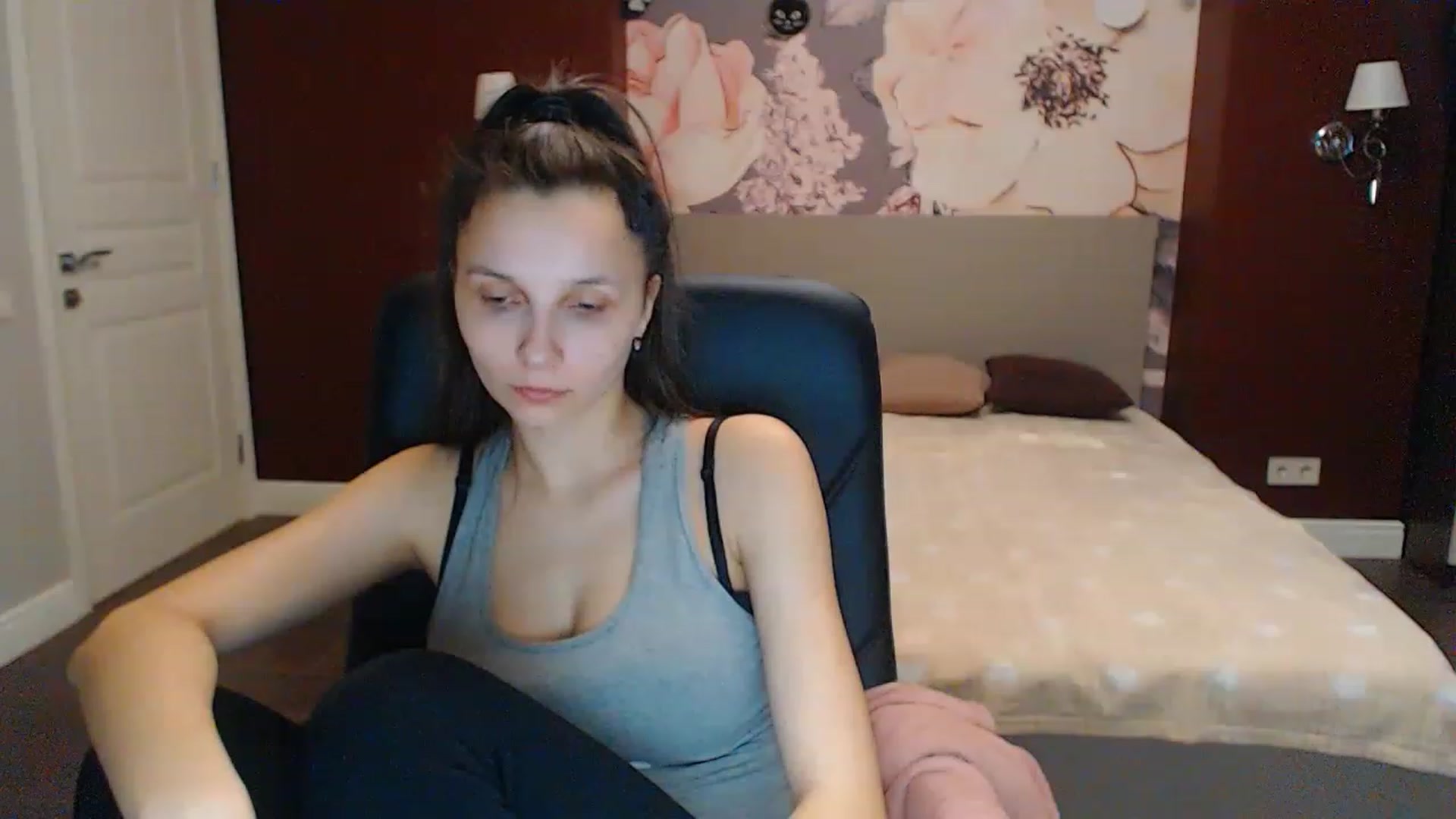 Gallery image thumbnail from Karina_Mils's myfreecams stream on, 02/14/2023, 07:44 image 3 of 20