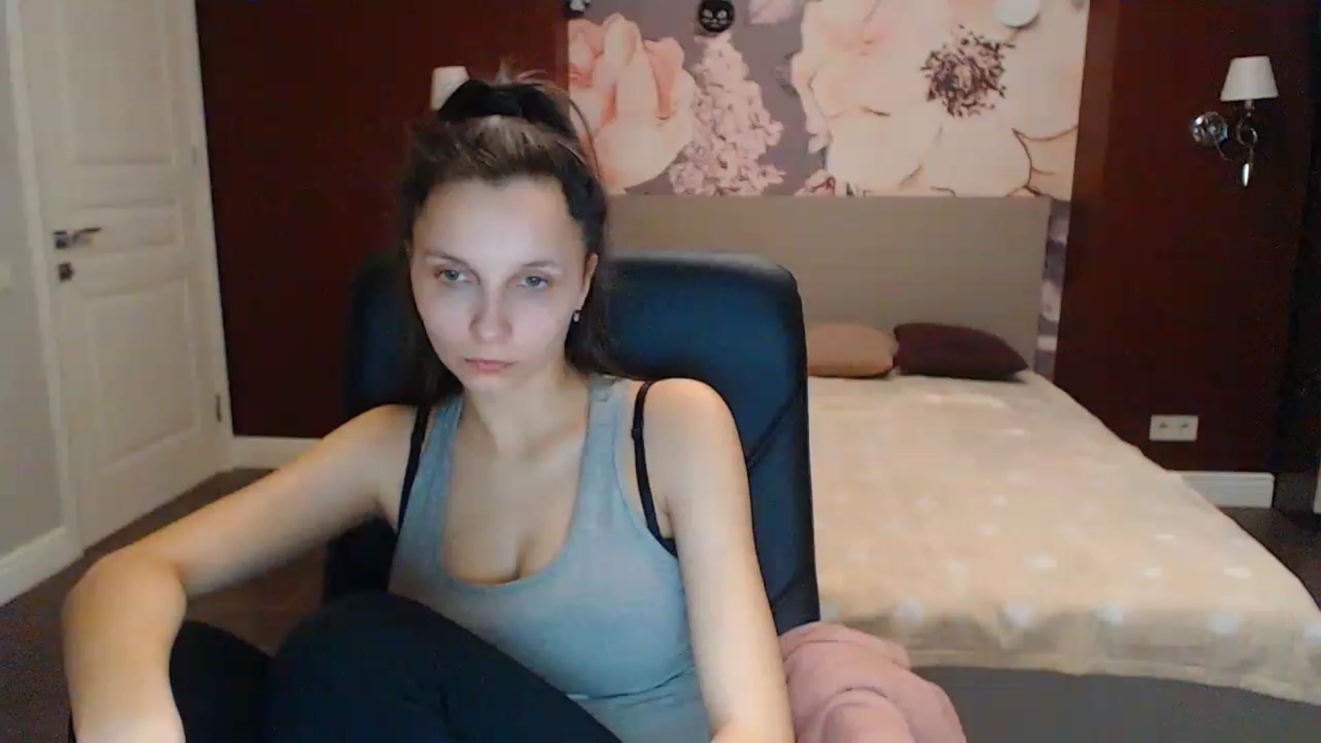 Gallery image thumbnail from Karina_Mils's myfreecams stream on, 02/14/2023, 07:44 image 8 of 20