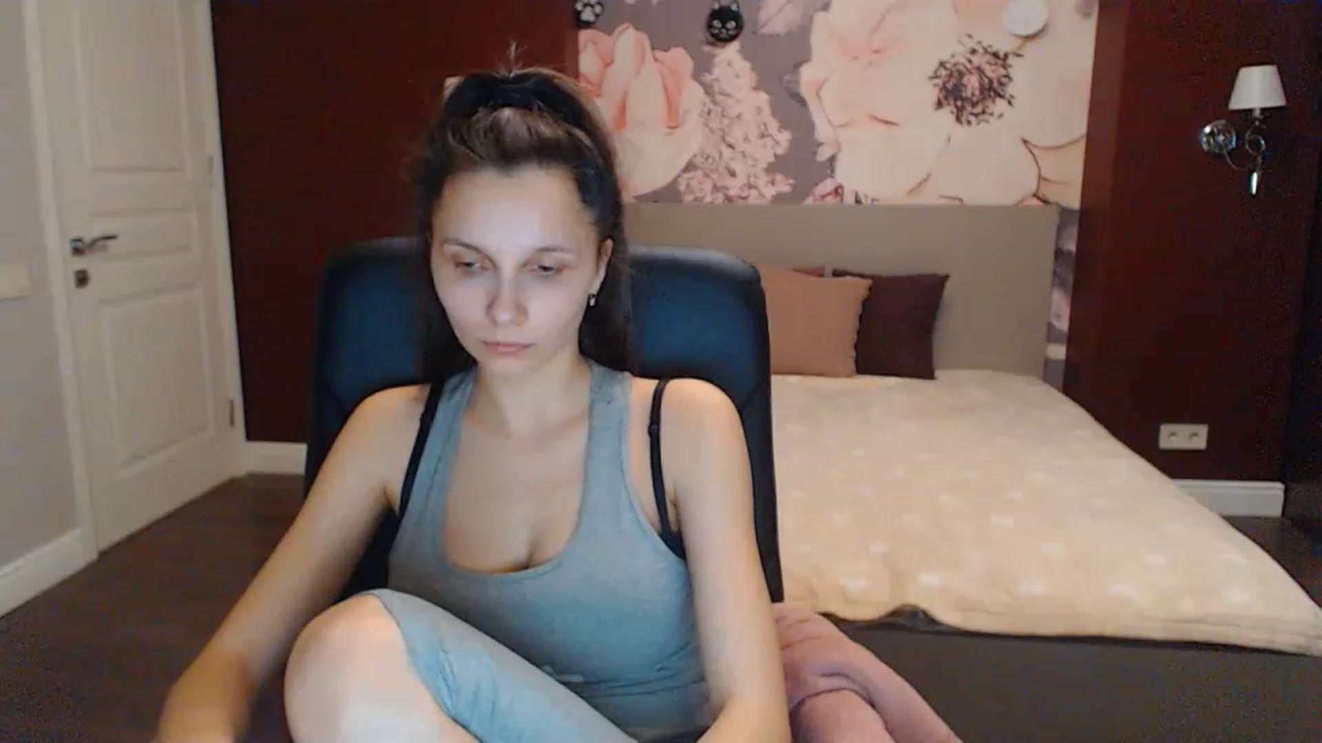 Gallery image thumbnail from Karina_Mils's myfreecams stream on, 02/14/2023, 08:53 image 6 of 20