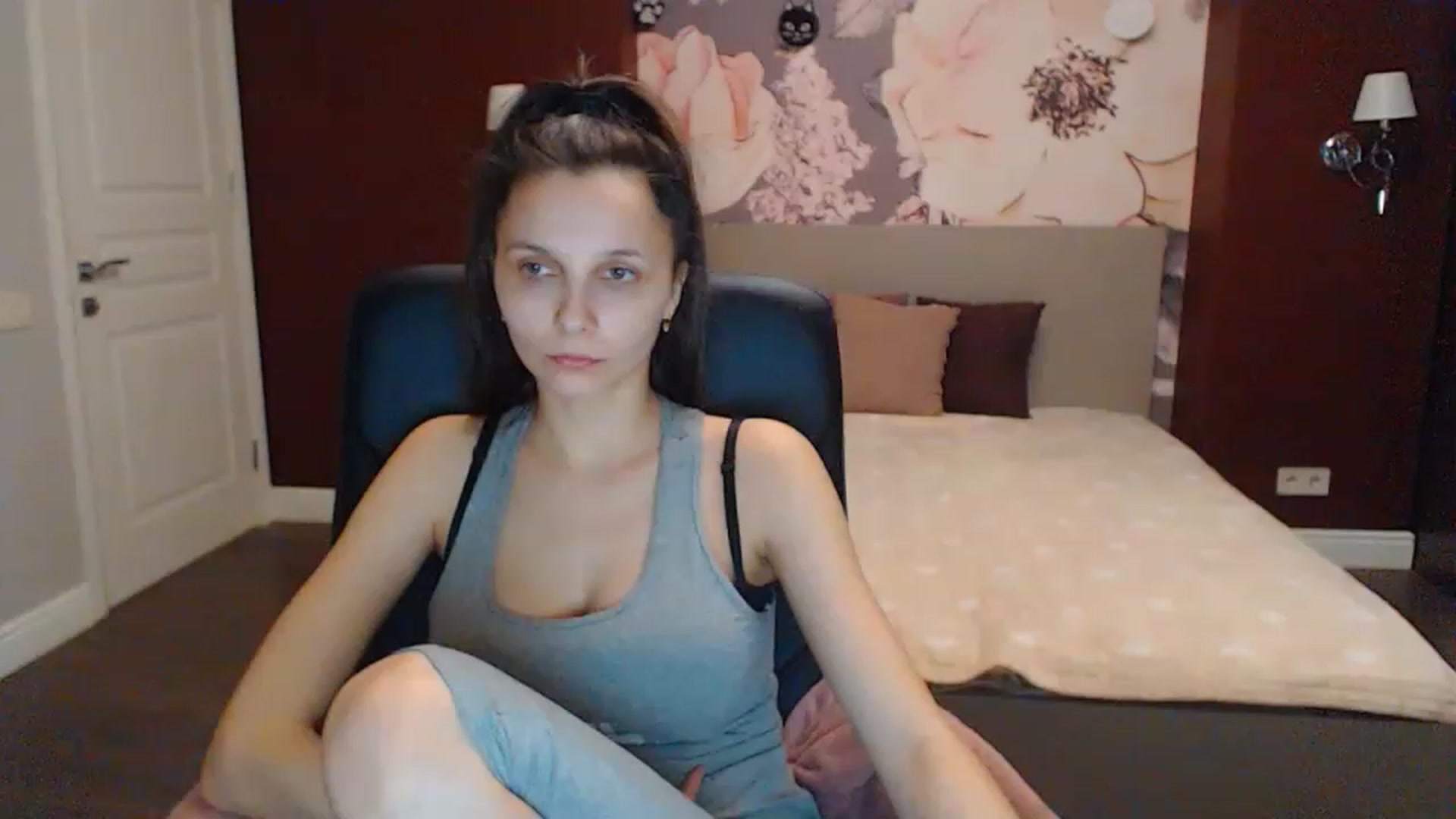 Gallery image thumbnail from Karina_Mils's myfreecams stream on, 02/14/2023, 08:53 image 3 of 20