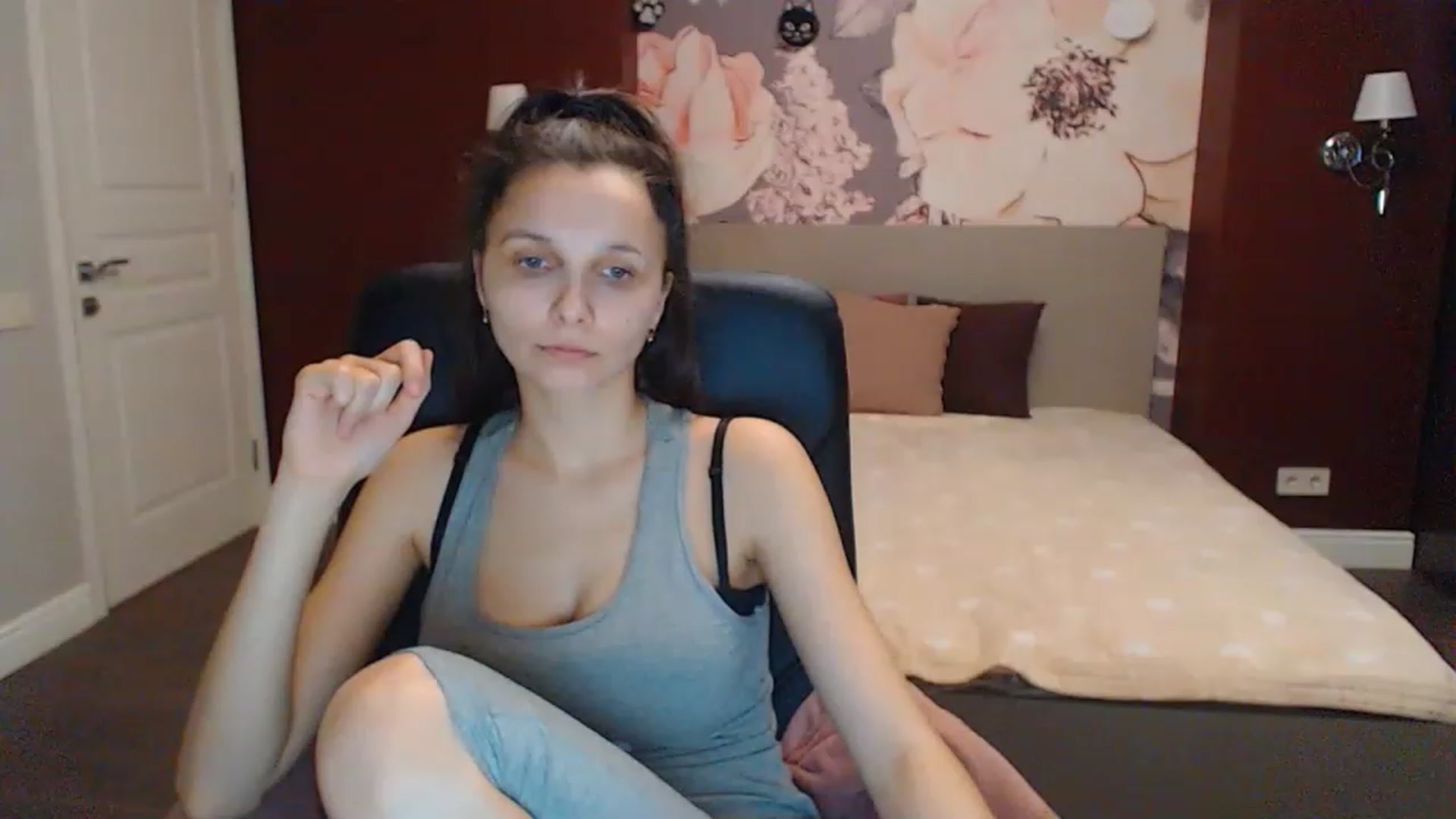 Gallery image thumbnail from Karina_Mils's myfreecams stream on, 02/14/2023, 08:53 image 7 of 20