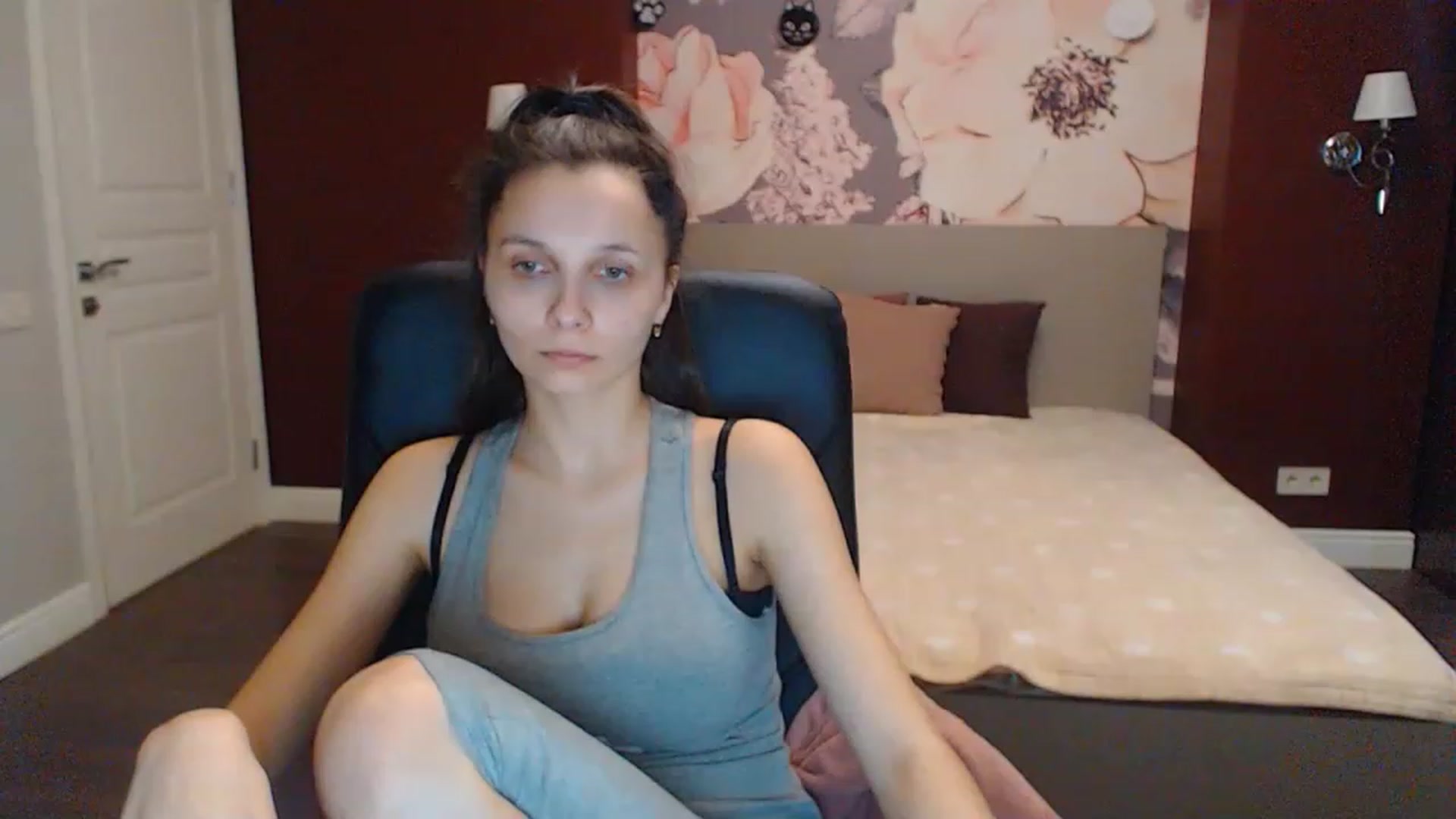 Gallery image thumbnail from Karina_Mils's myfreecams stream on, 02/14/2023, 08:53 image 10 of 20
