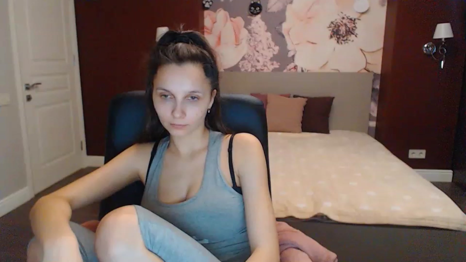 Gallery image thumbnail from Karina_Mils's myfreecams stream on, 02/14/2023, 08:53 image 15 of 20