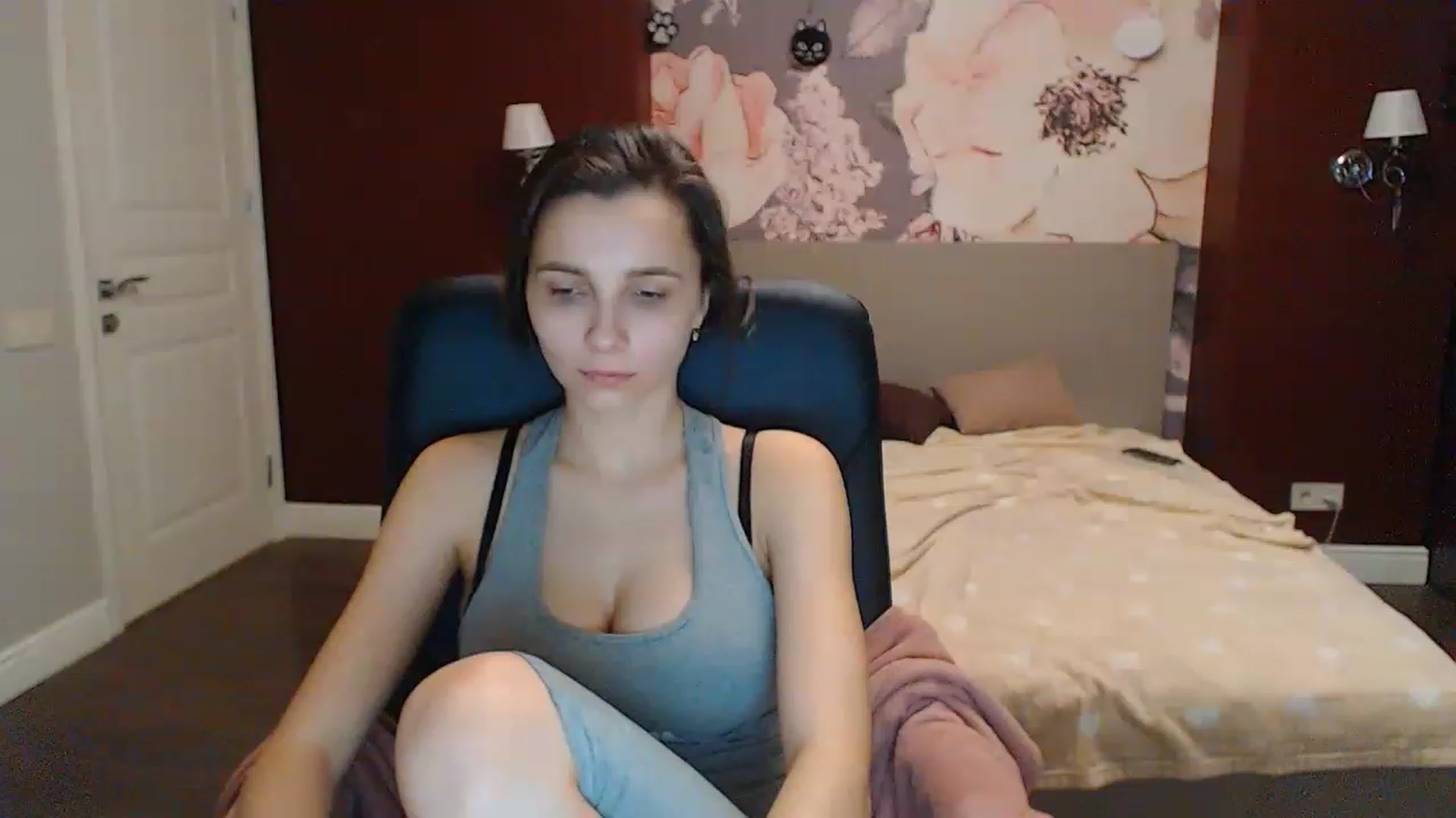 Gallery image thumbnail from Karina_Mils's myfreecams stream on, 02/15/2023, 12:04 image 9 of 20