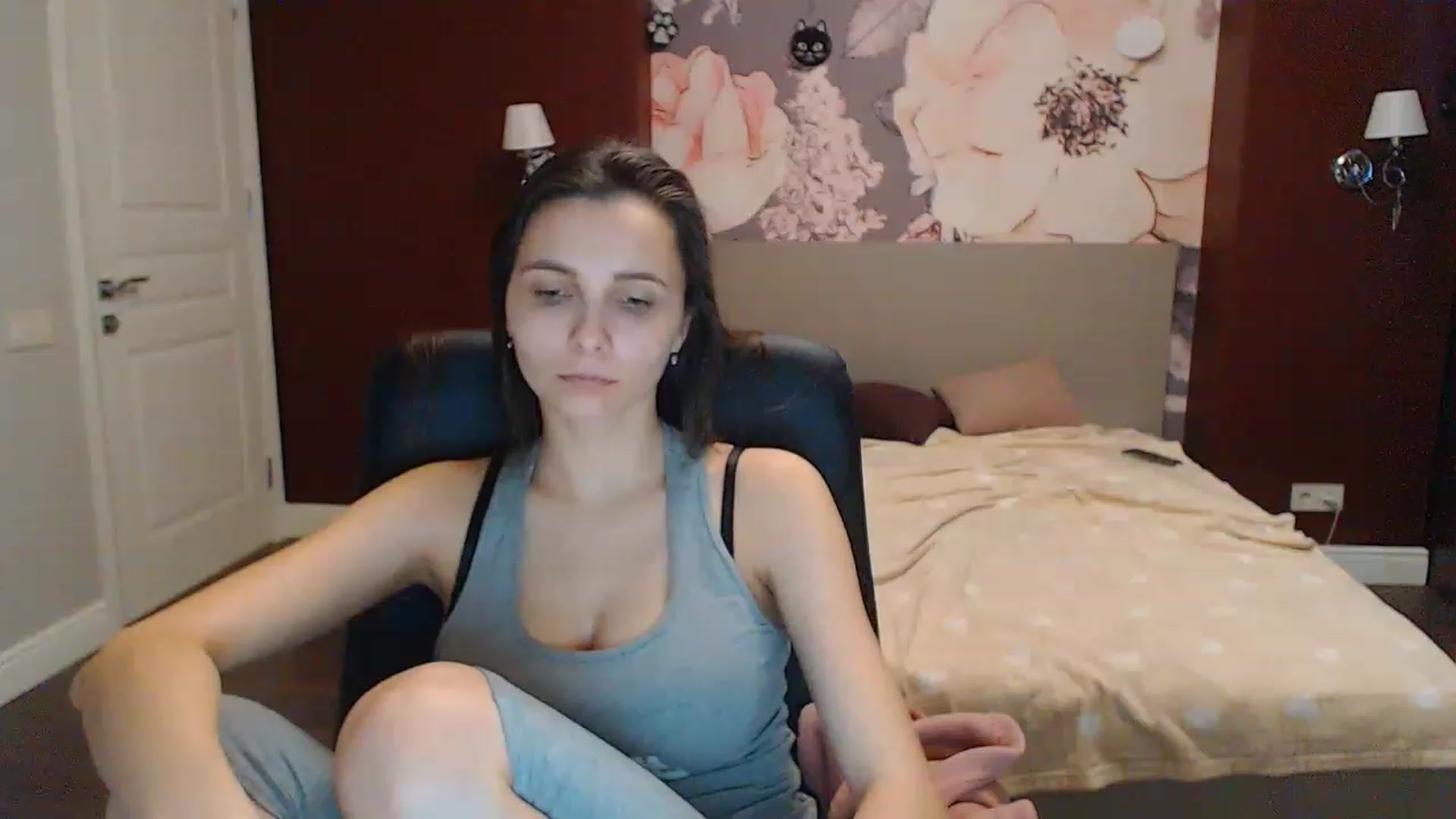Gallery image thumbnail from Karina_Mils's myfreecams stream on, 02/15/2023, 12:04 image 15 of 20