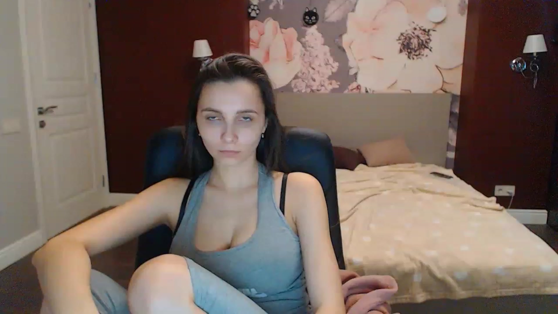 Gallery image thumbnail from Karina_Mils's myfreecams stream on, 02/15/2023, 12:04 image 16 of 20