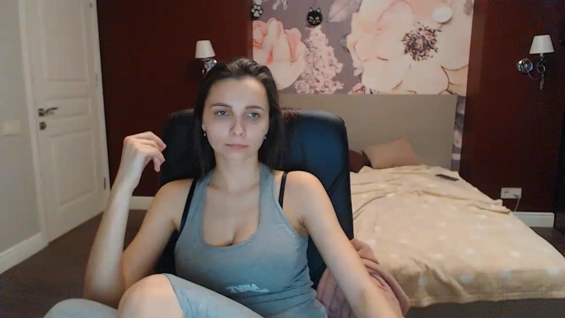 Gallery image thumbnail from Karina_Mils's myfreecams stream on, 02/15/2023, 12:04 image 12 of 20