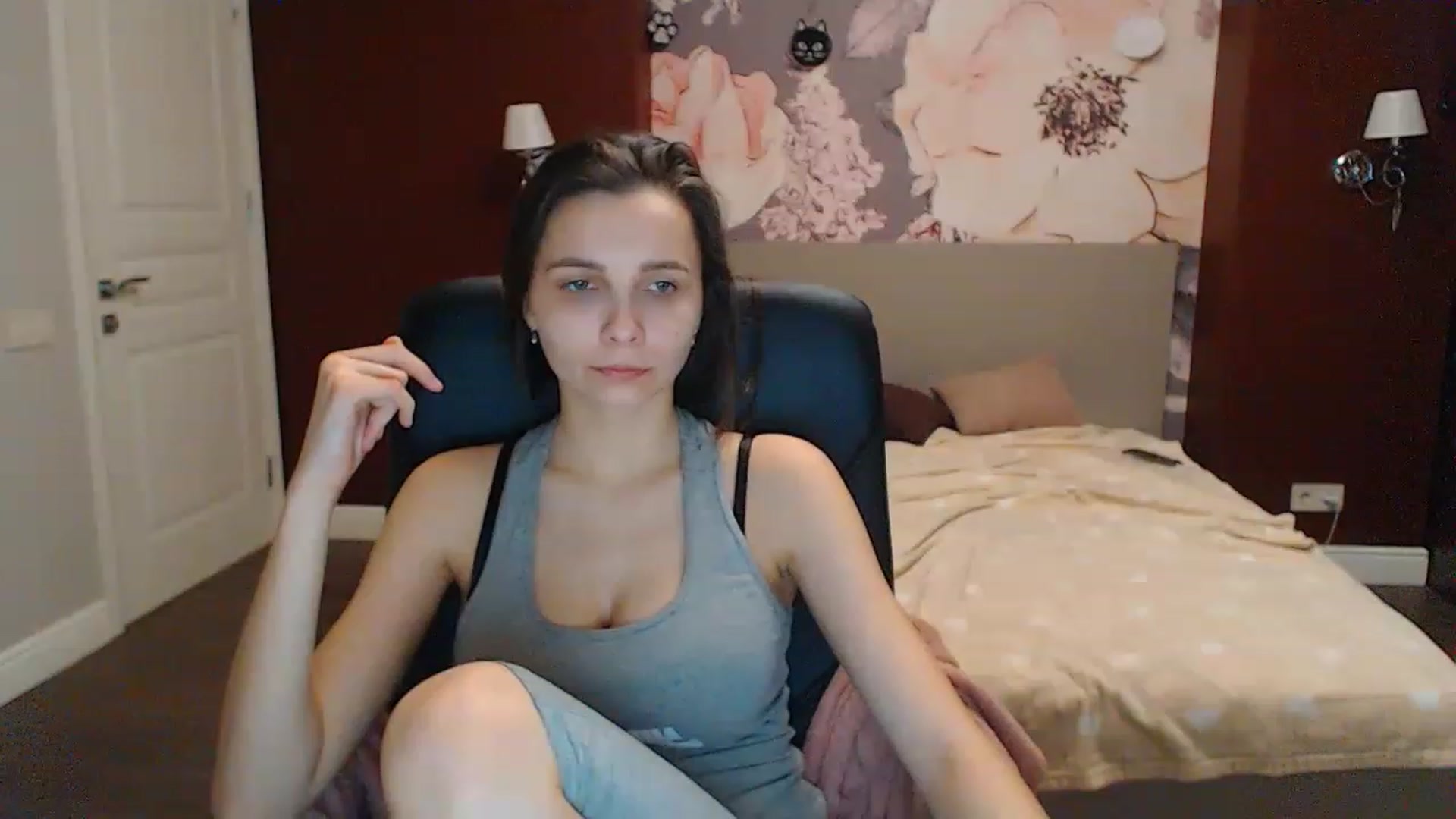 Gallery image thumbnail from Karina_Mils's myfreecams stream on, 02/15/2023, 12:04 image 10 of 20