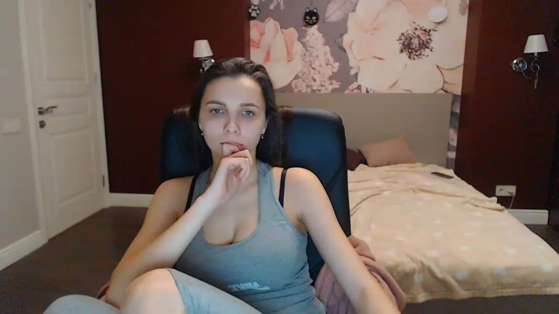 Gallery image thumbnail from Karina_Mils's myfreecams stream on, 02/15/2023, 12:04 image 11 of 20