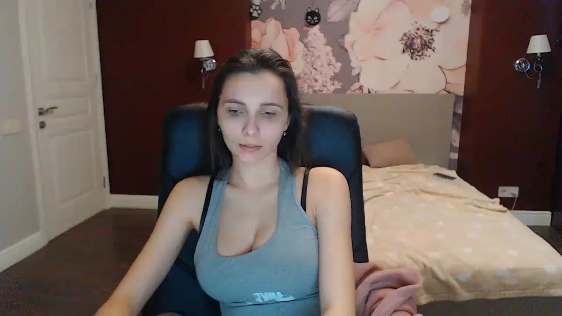 Gallery image thumbnail from Karina_Mils's myfreecams stream on, 02/15/2023, 12:04 image 17 of 20