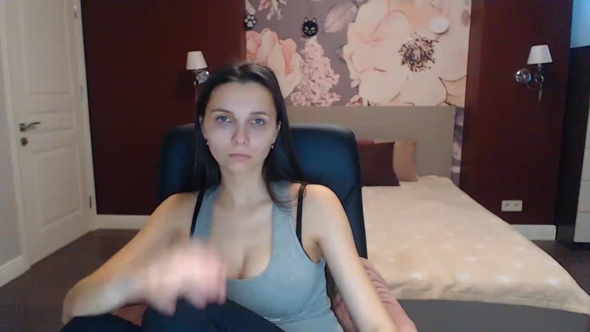 Gallery image thumbnail from Karina_Mils's myfreecams stream on, 02/16/2023, 07:20 image 3 of 20
