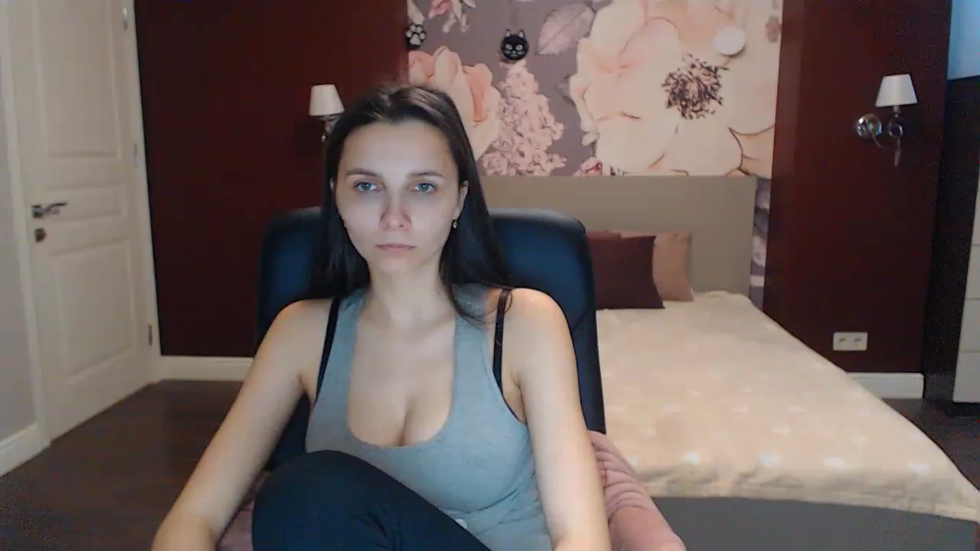 Gallery image thumbnail from Karina_Mils's myfreecams stream on, 02/16/2023, 07:20 image 1 of 20