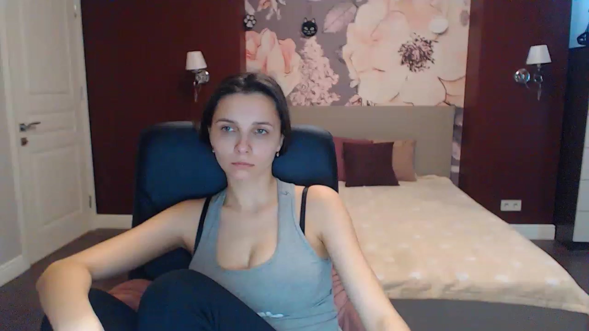 Gallery image thumbnail from Karina_Mils's myfreecams stream on, 02/16/2023, 07:20 image 19 of 20