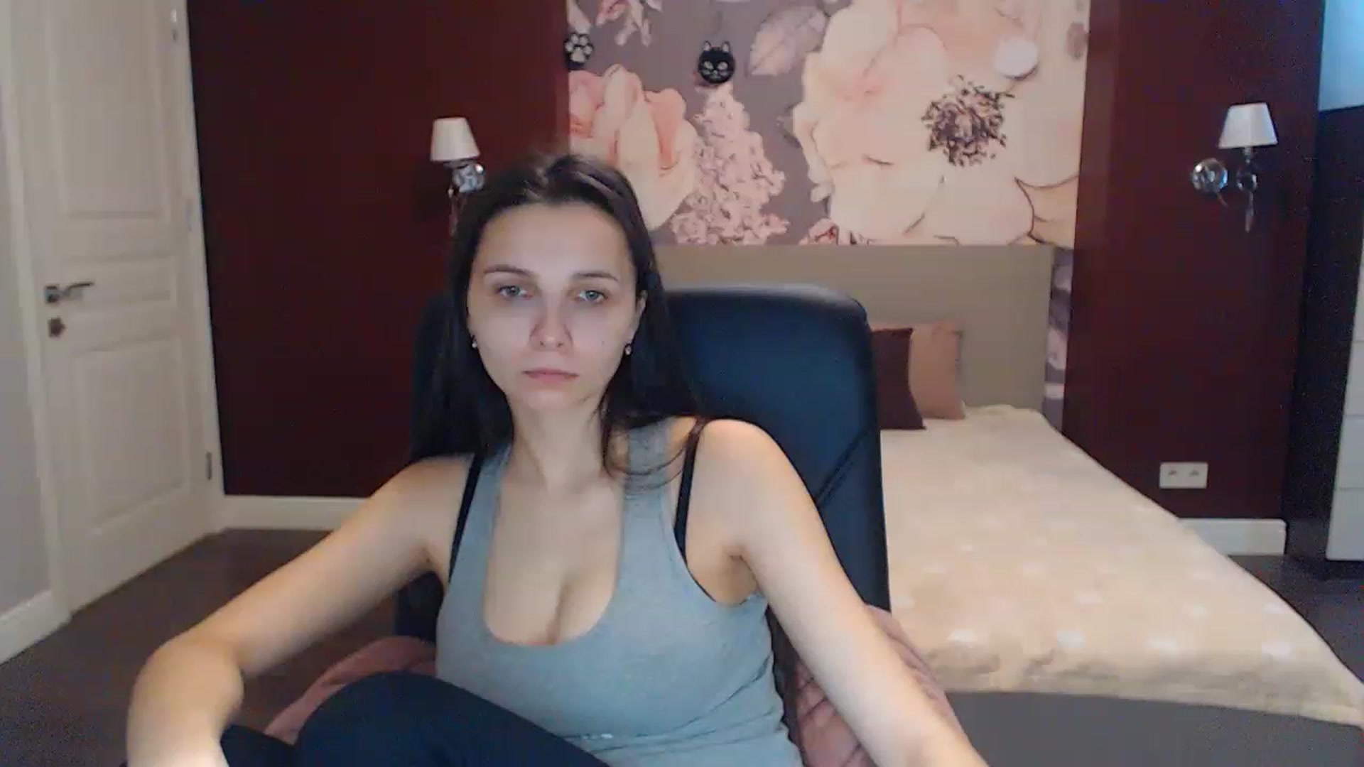 Gallery image thumbnail from Karina_Mils's myfreecams stream on, 02/16/2023, 07:20 image 10 of 20