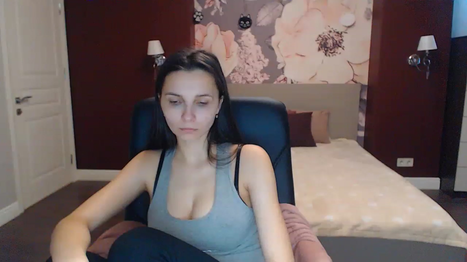 Gallery image thumbnail from Karina_Mils's myfreecams stream on, 02/16/2023, 07:20 image 5 of 20