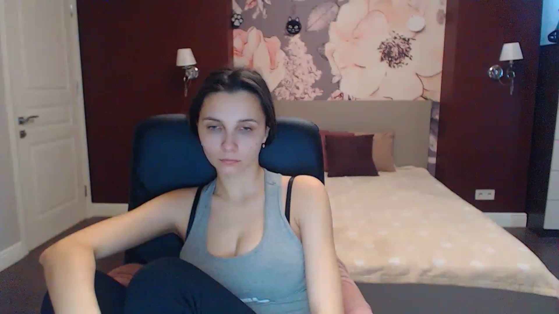 Gallery image thumbnail from Karina_Mils's myfreecams stream on, 02/16/2023, 07:20 image 17 of 20