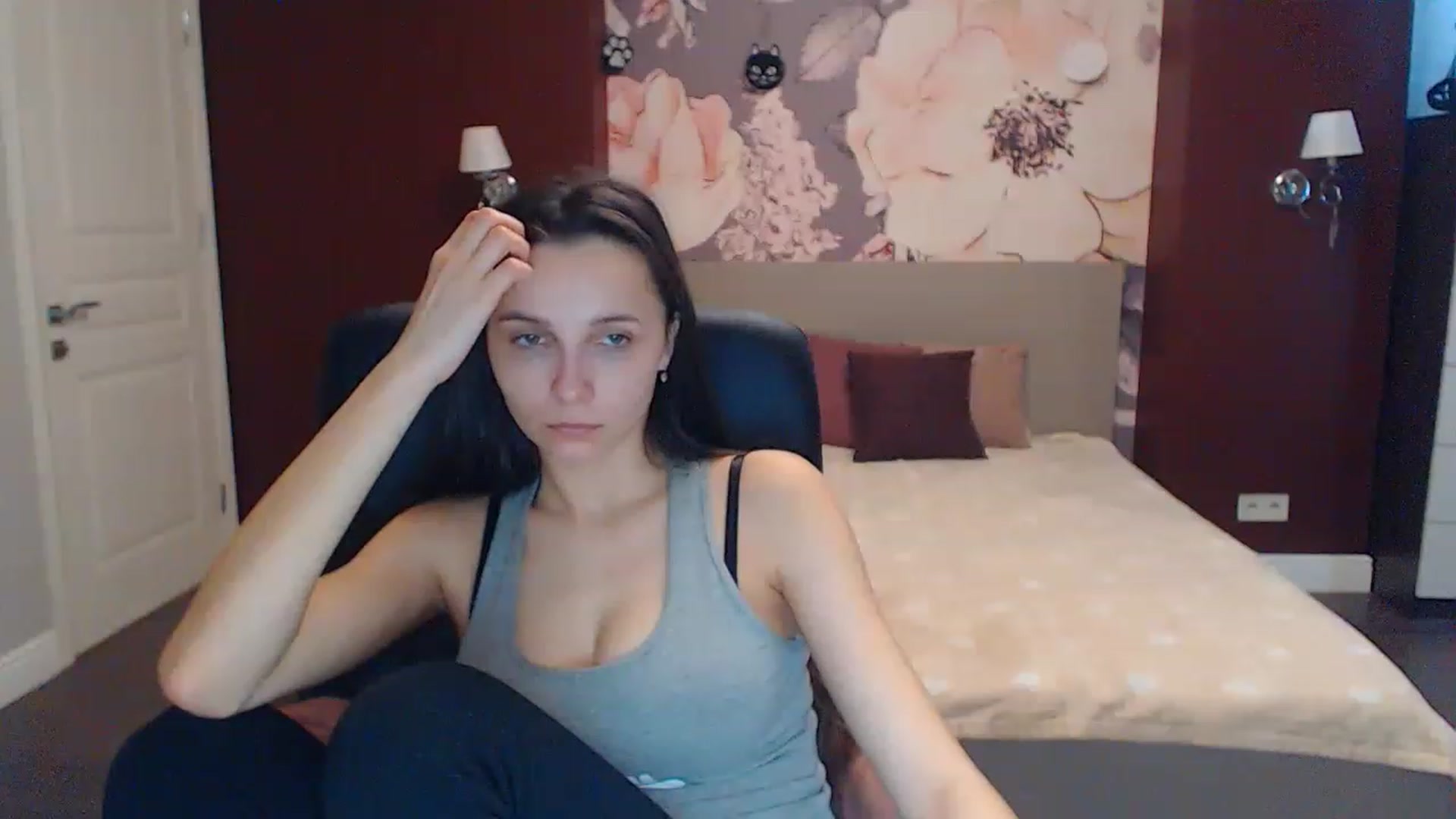 Gallery image thumbnail from Karina_Mils's myfreecams stream on, 02/16/2023, 07:20 image 15 of 20